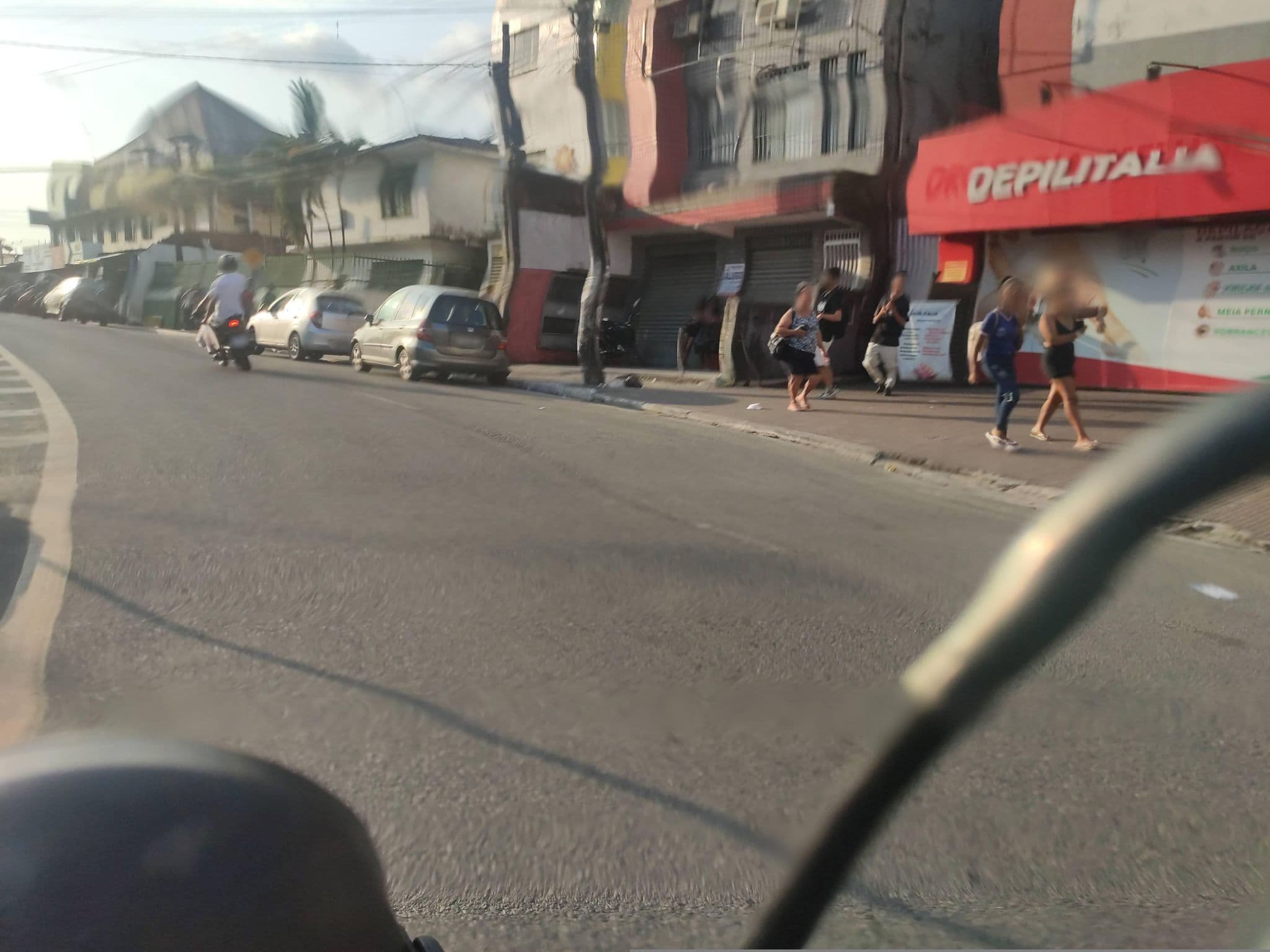 Street view near Malibu, Simões Filho — © andreloric (CC BY-SA · Mapillary)