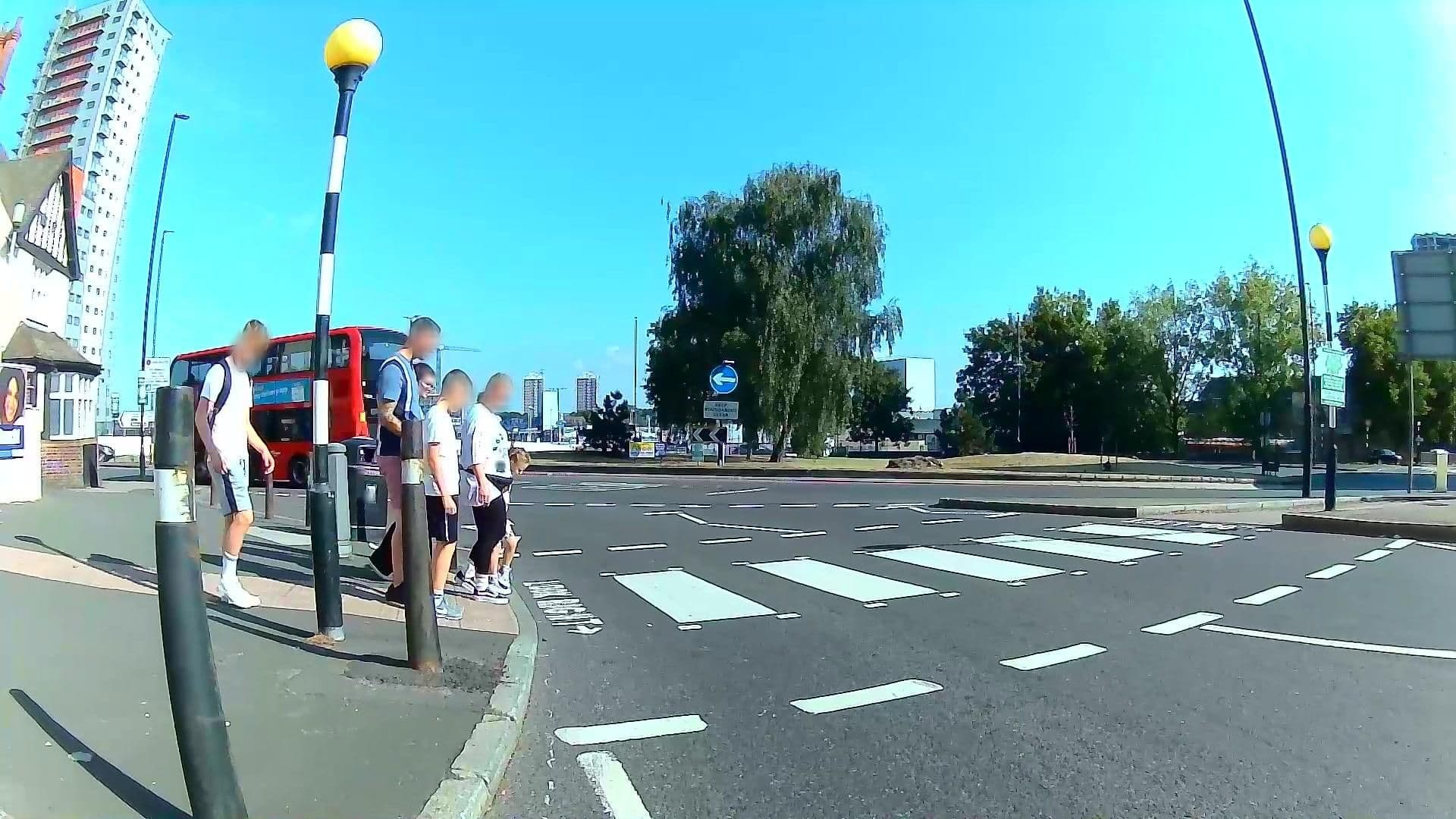 Street view near Deluxe Riverview, Charlton — © rskedgell (CC BY-SA · Mapillary)