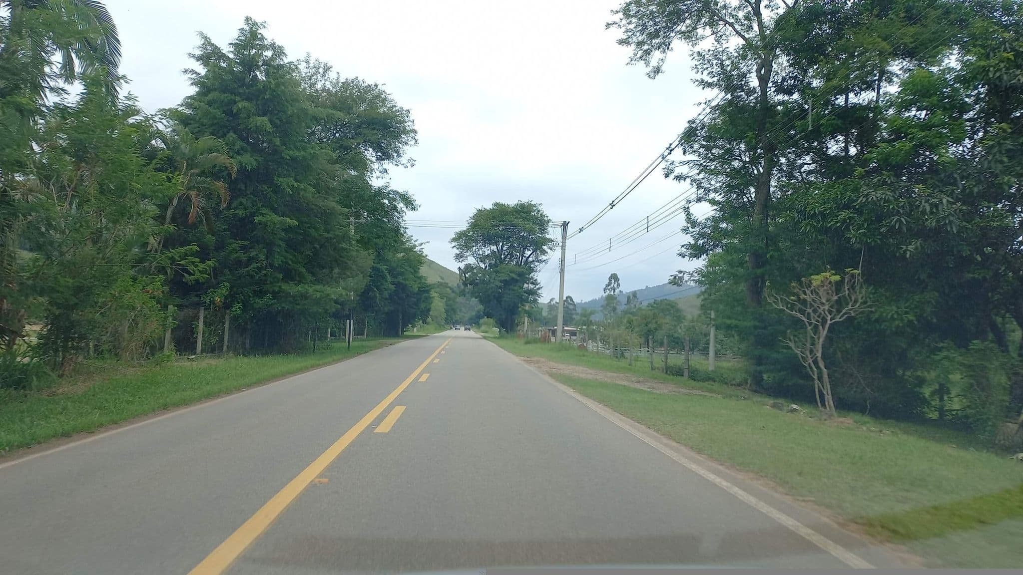 Street view near Pousada Espaço mantiqueira, Monteiro Lobato — © and_eng (CC BY-SA · Mapillary)