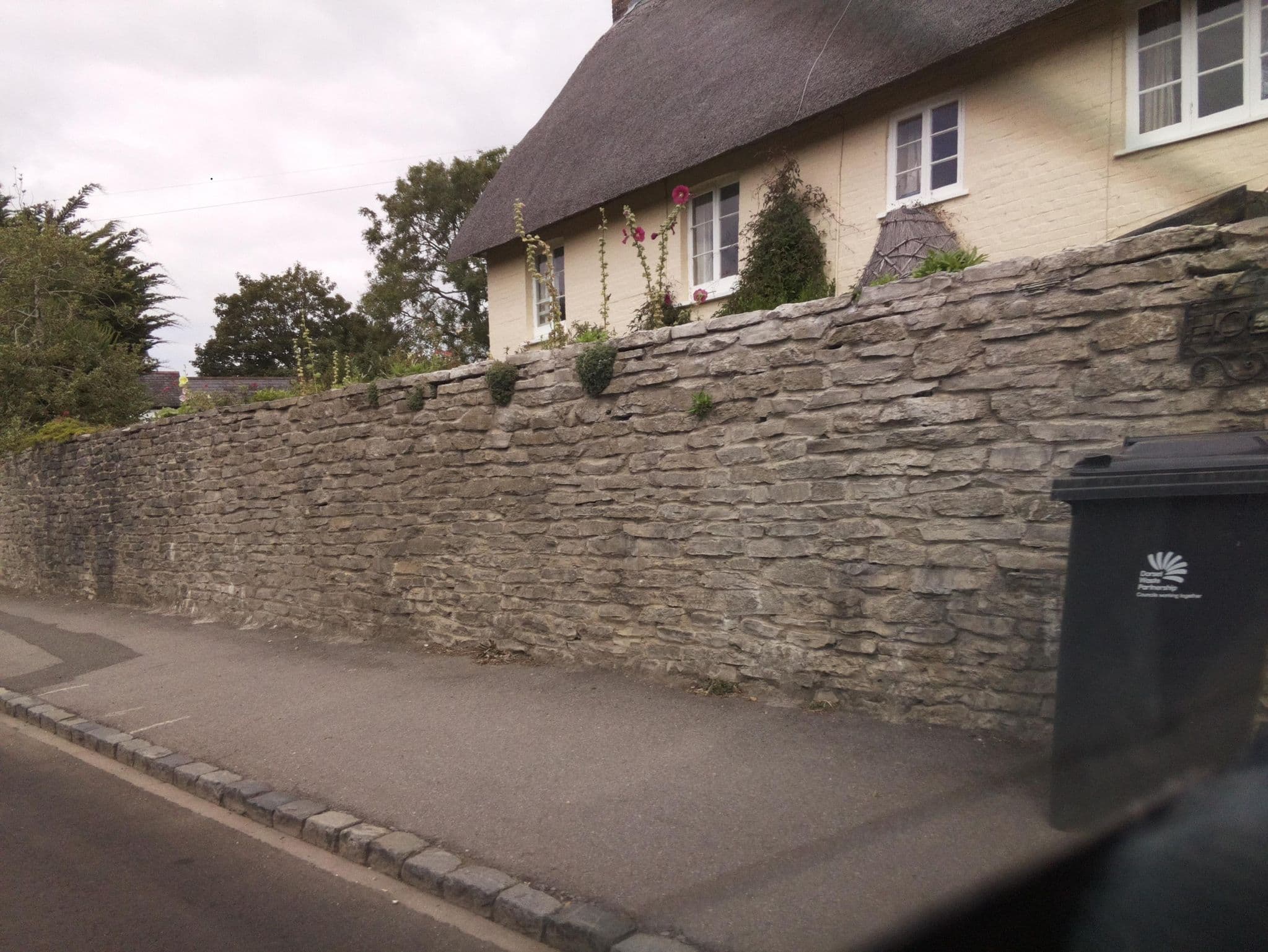 Street view near The Old Ox Inn - Traditional Village Pub, Shillingstone — © southglos (CC BY-SA · Mapillary)