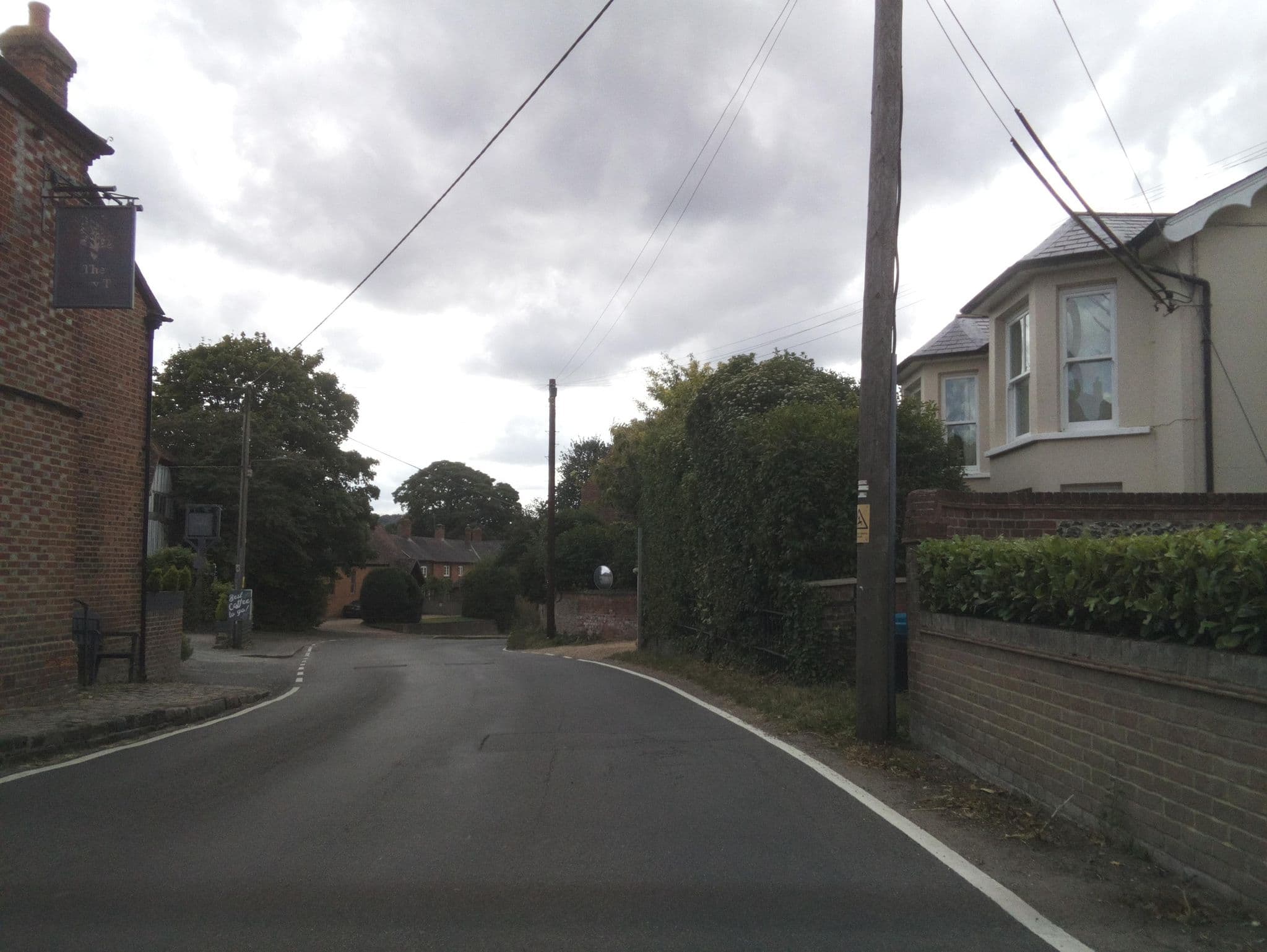 Street view near The Cherry Tree Hotel & Café, Chinnor — © southglos (CC BY-SA · Mapillary)