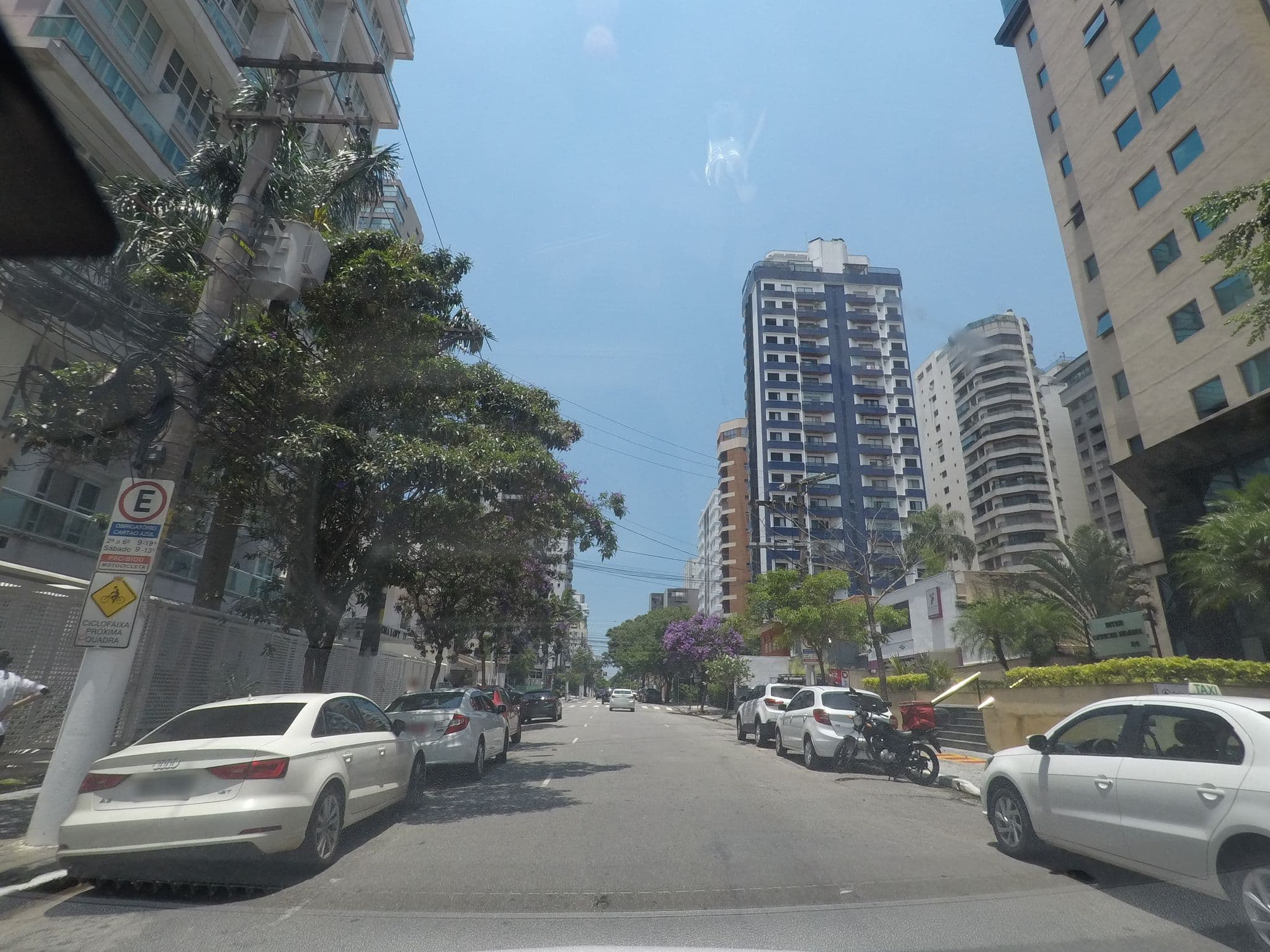 Street view near Quality Moema, Moema — © marciosampaio (CC BY-SA · Mapillary)
