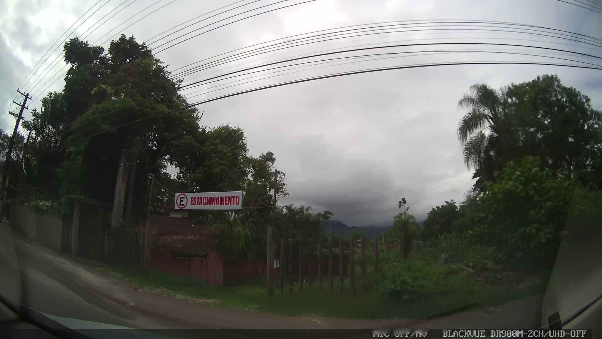 Street view near Pousada e Restaurante Camburizinho, Ilhabela — © marciosampaio (CC BY-SA · Mapillary)
