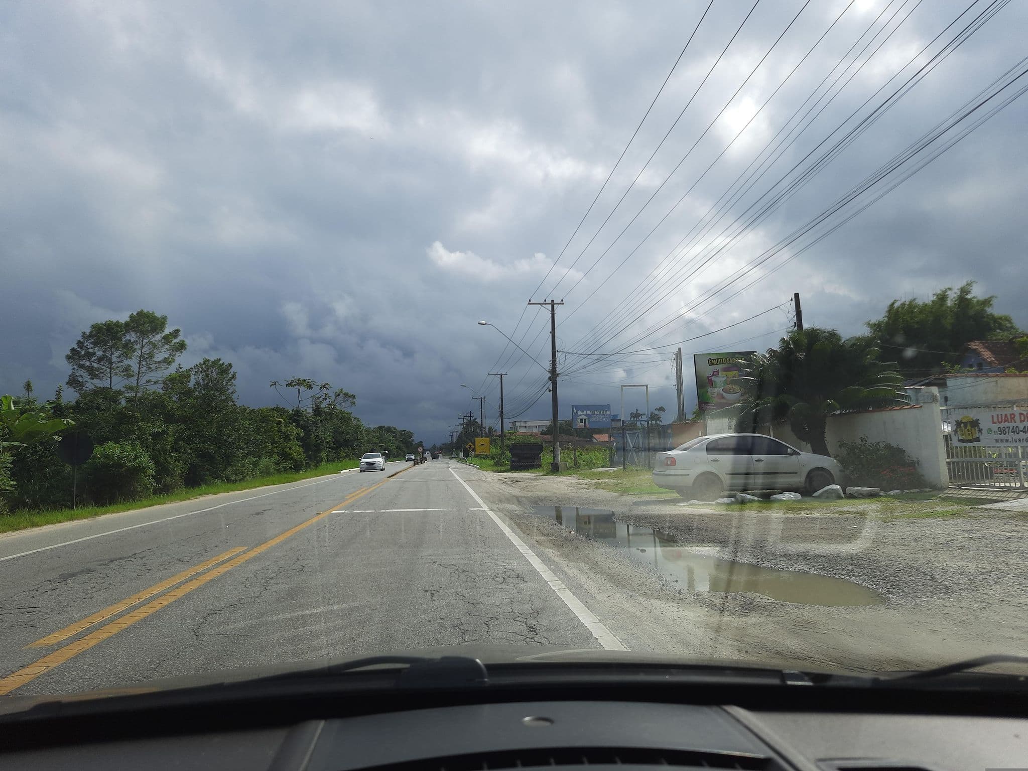 Street view near Pousada Luar de Boracéia, Salesópolis — © alemenezes (CC BY-SA · Mapillary)