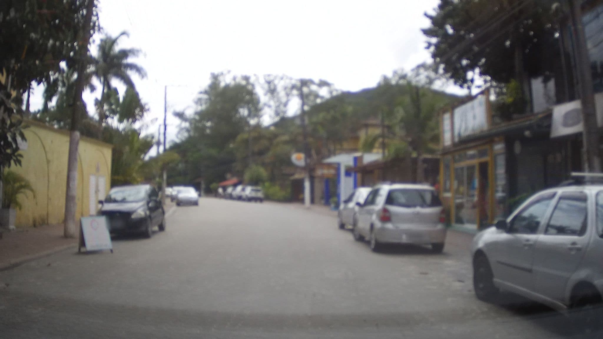 Street view near Hotel Camburi Praia, Caraguatatuba — © marciosampaio (CC BY-SA · Mapillary)