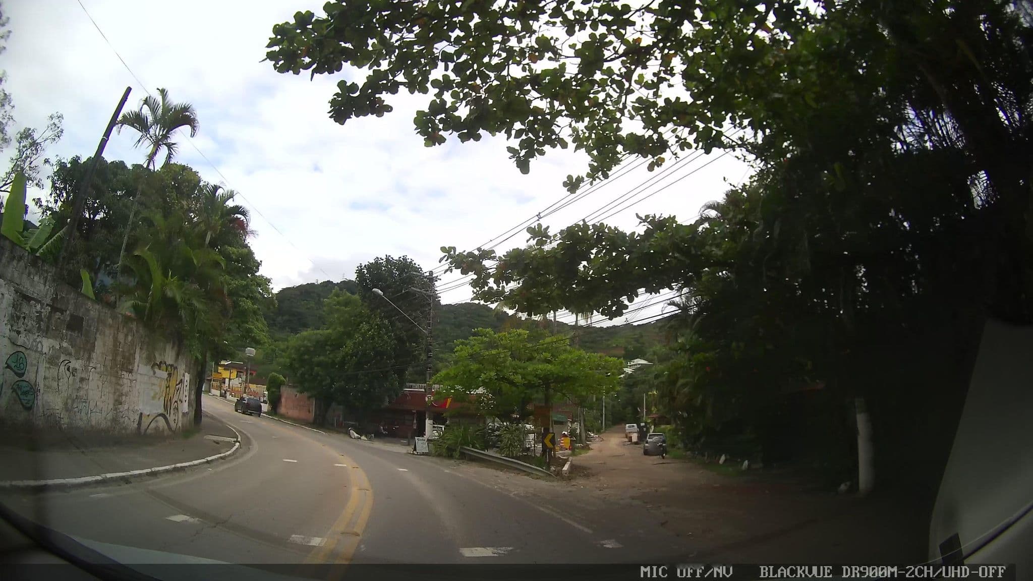 Street view near Camping & Hostel da Malu, Ilhabela — © marciosampaio (CC BY-SA · Mapillary)