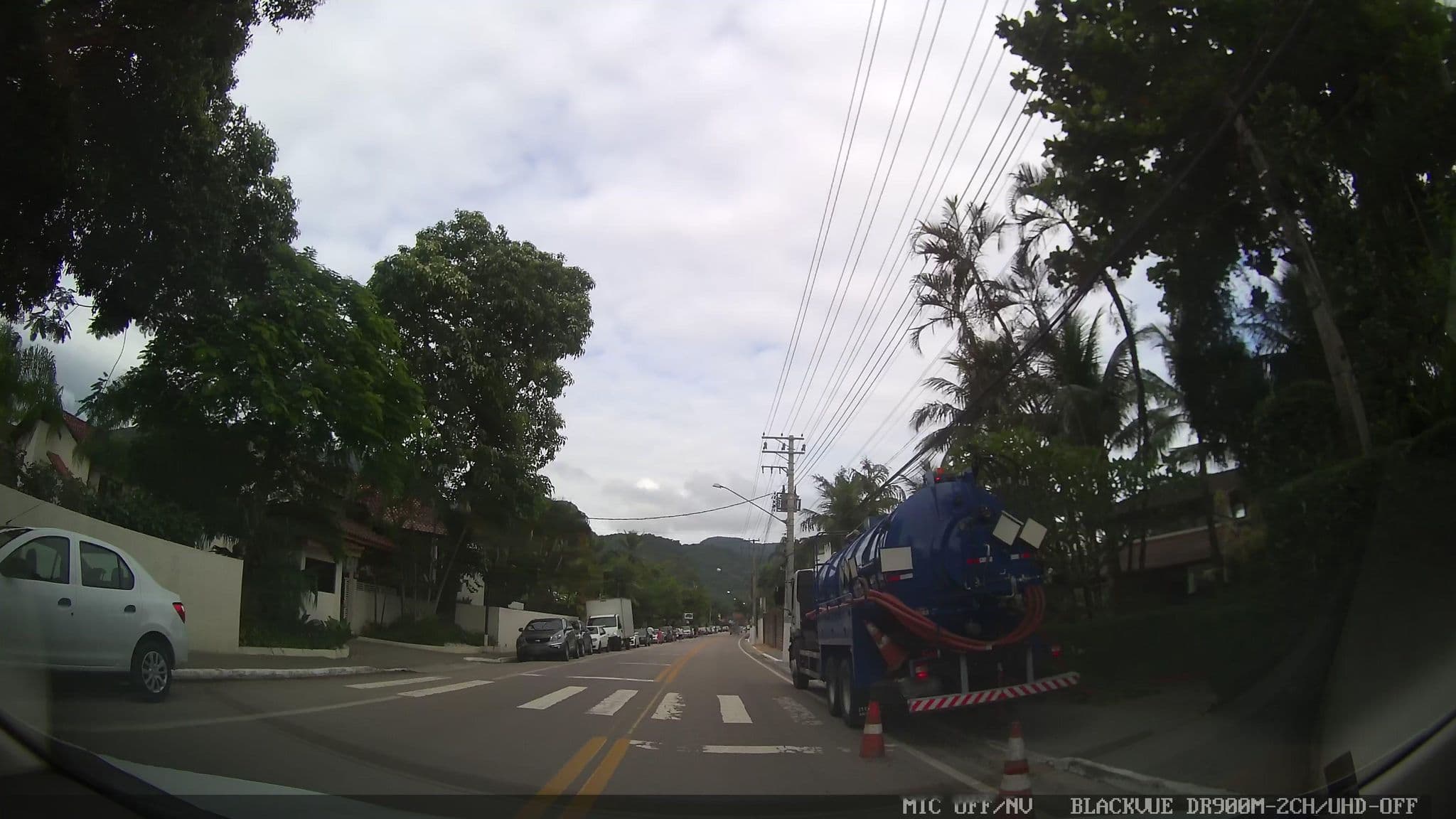 Street view near Pousada Maresias Beira Mar, Ilhabela — © marciosampaio (CC BY-SA · Mapillary)
