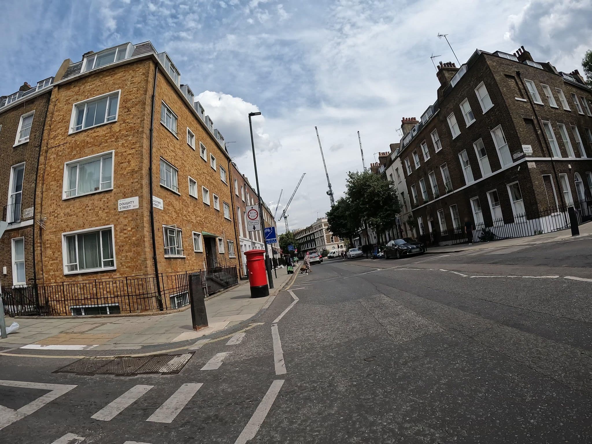 Street view near Guilford Hotel, Clerkenwell — © erias (CC BY-SA · Mapillary)