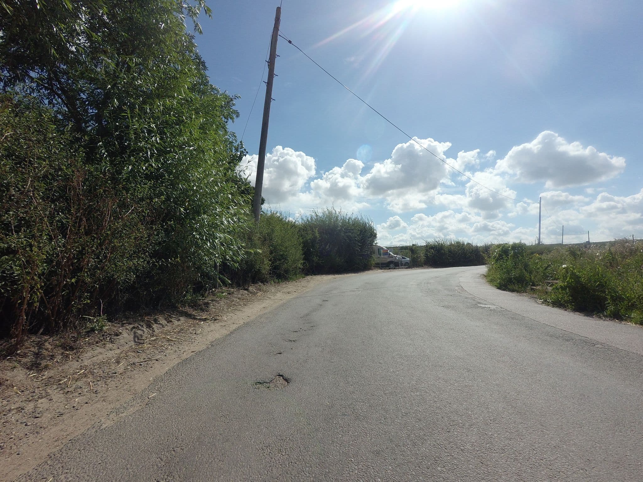 Street view near Hop Pole Barn, High Halstow — © tallguy (CC BY-SA · Mapillary)