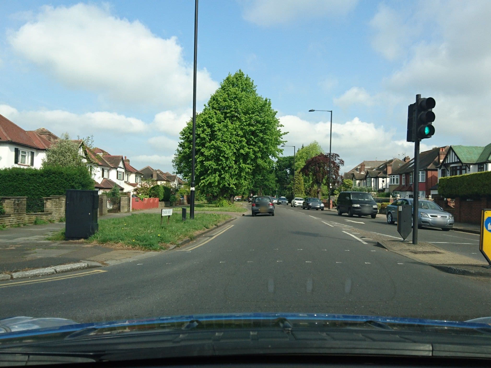 Street view near Fairlawn House, Cockfosters — © zymurgic (CC BY-SA · Mapillary)