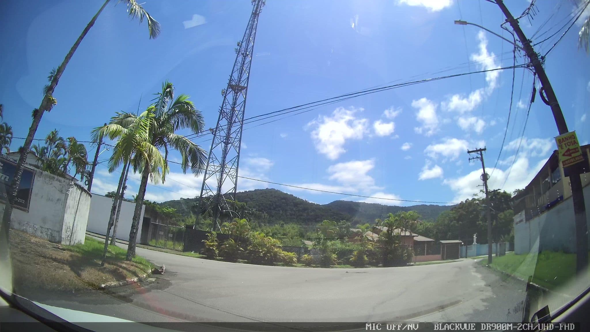 Street view near Viamar Pousada, Caraguatatuba — © marciosampaio (CC BY-SA · Mapillary)
