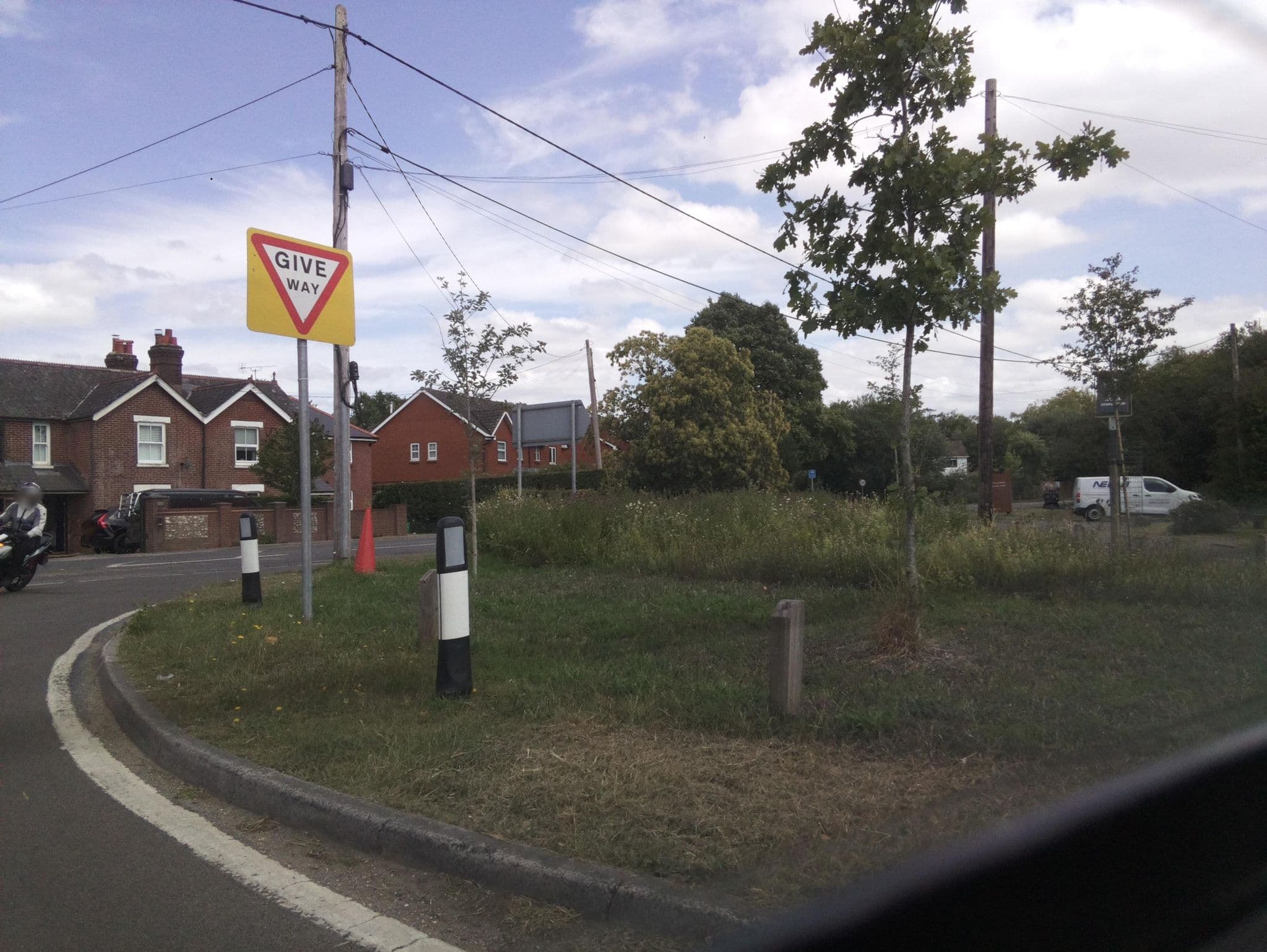 Street view near The Alma Inn, Fair Oak — © southglos (CC BY-SA · Mapillary)