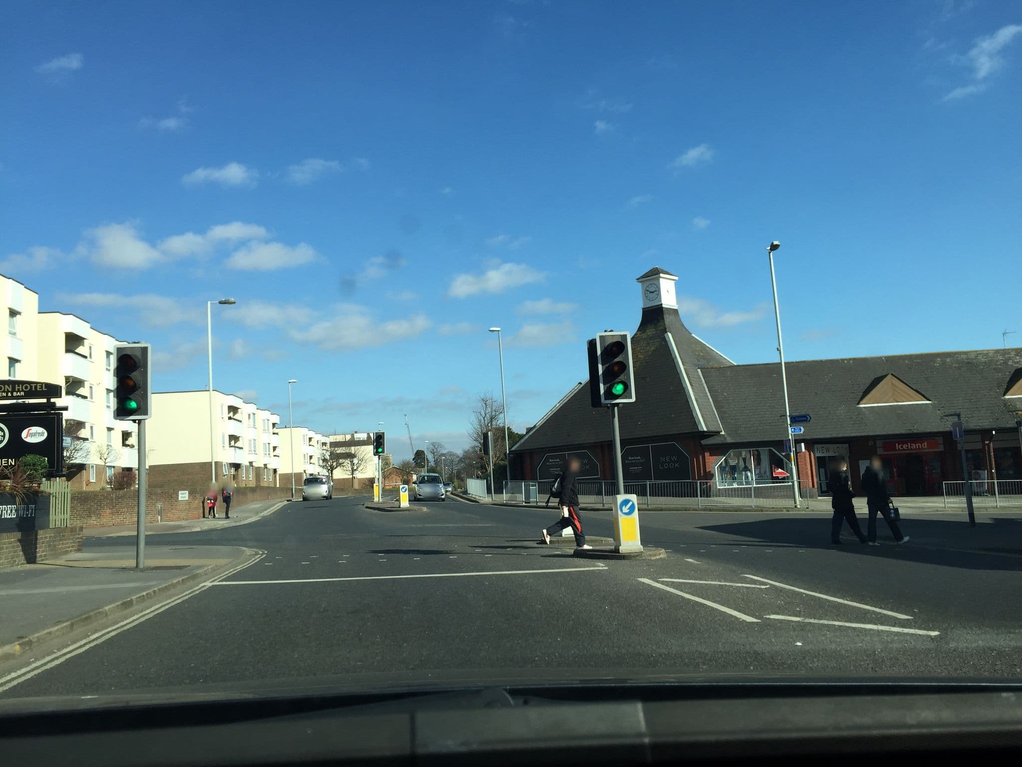 Street view near Ikc Red Lion Hotel Portsmouth, Cosham — © benscottrobinson (CC BY-SA · Mapillary)