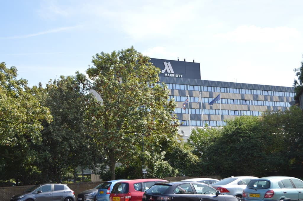 Portsmouth Marriott Hotel (via Wikimedia Commons, CC BY-SA 2.0)