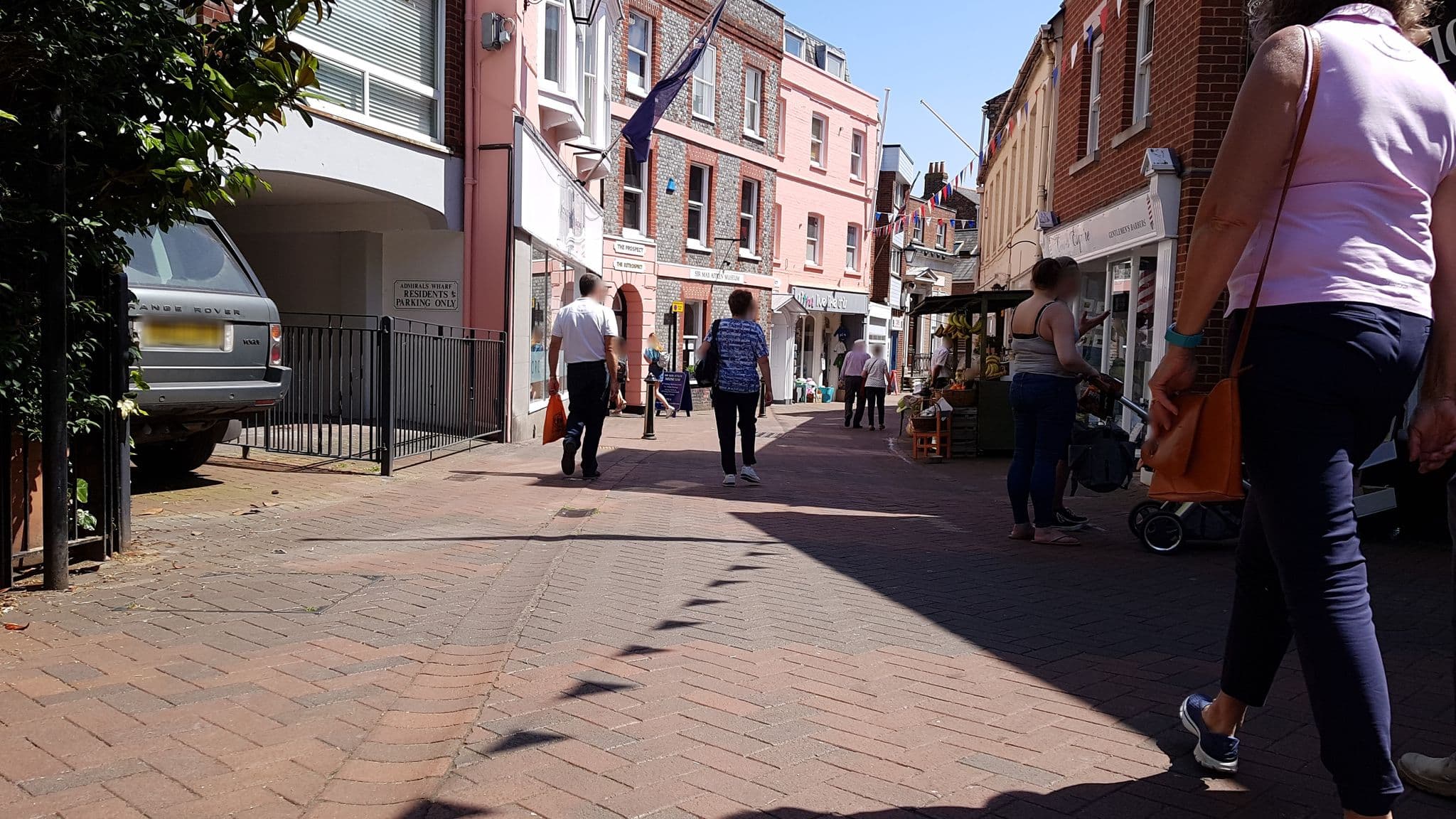 Street view near Beds at 46, Cowes — © mappernerd (CC BY-SA · Mapillary)