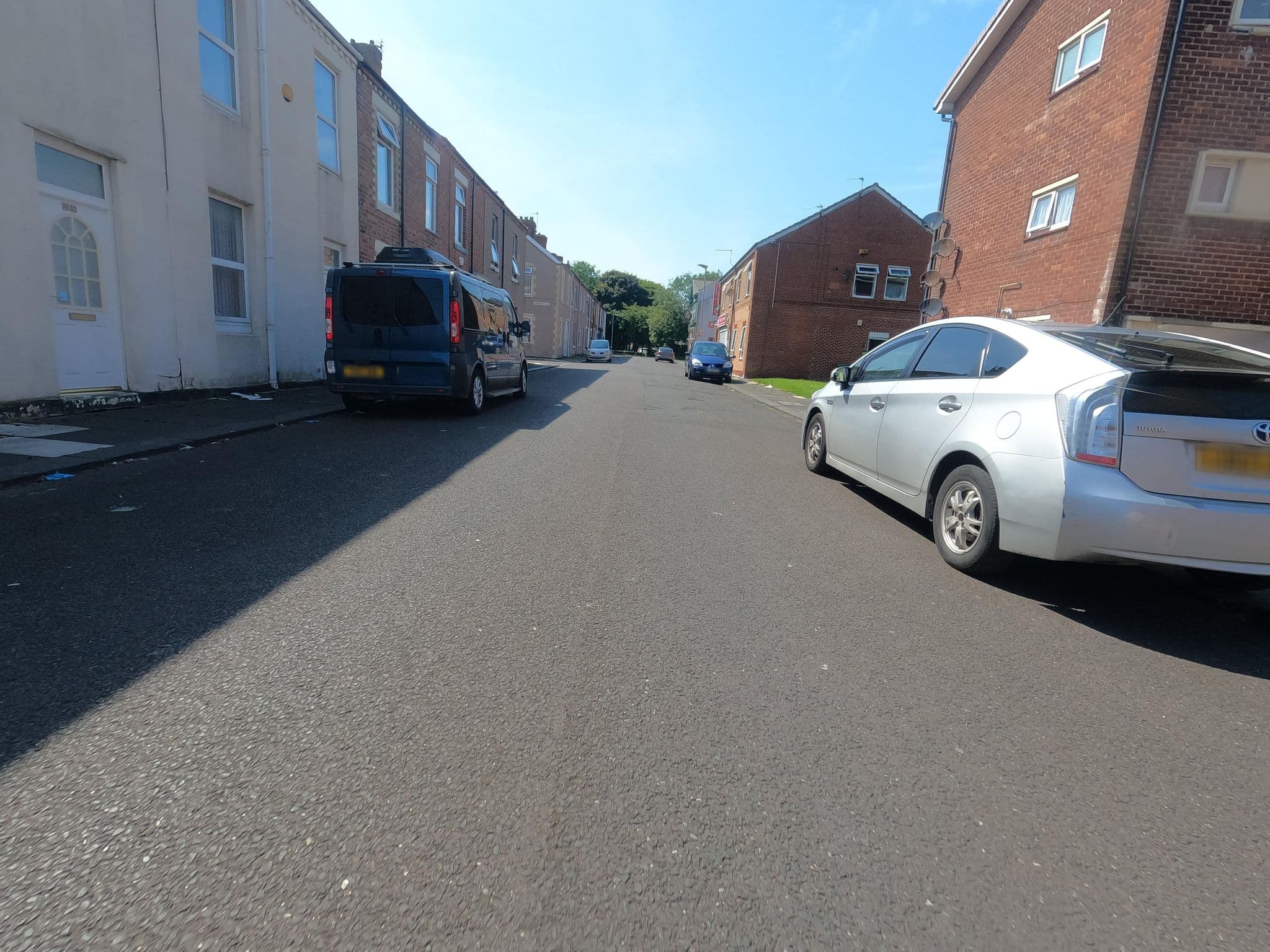 Street view near The Thoroton Hotel, Blyth — © floatingboater (CC BY-SA · Mapillary)