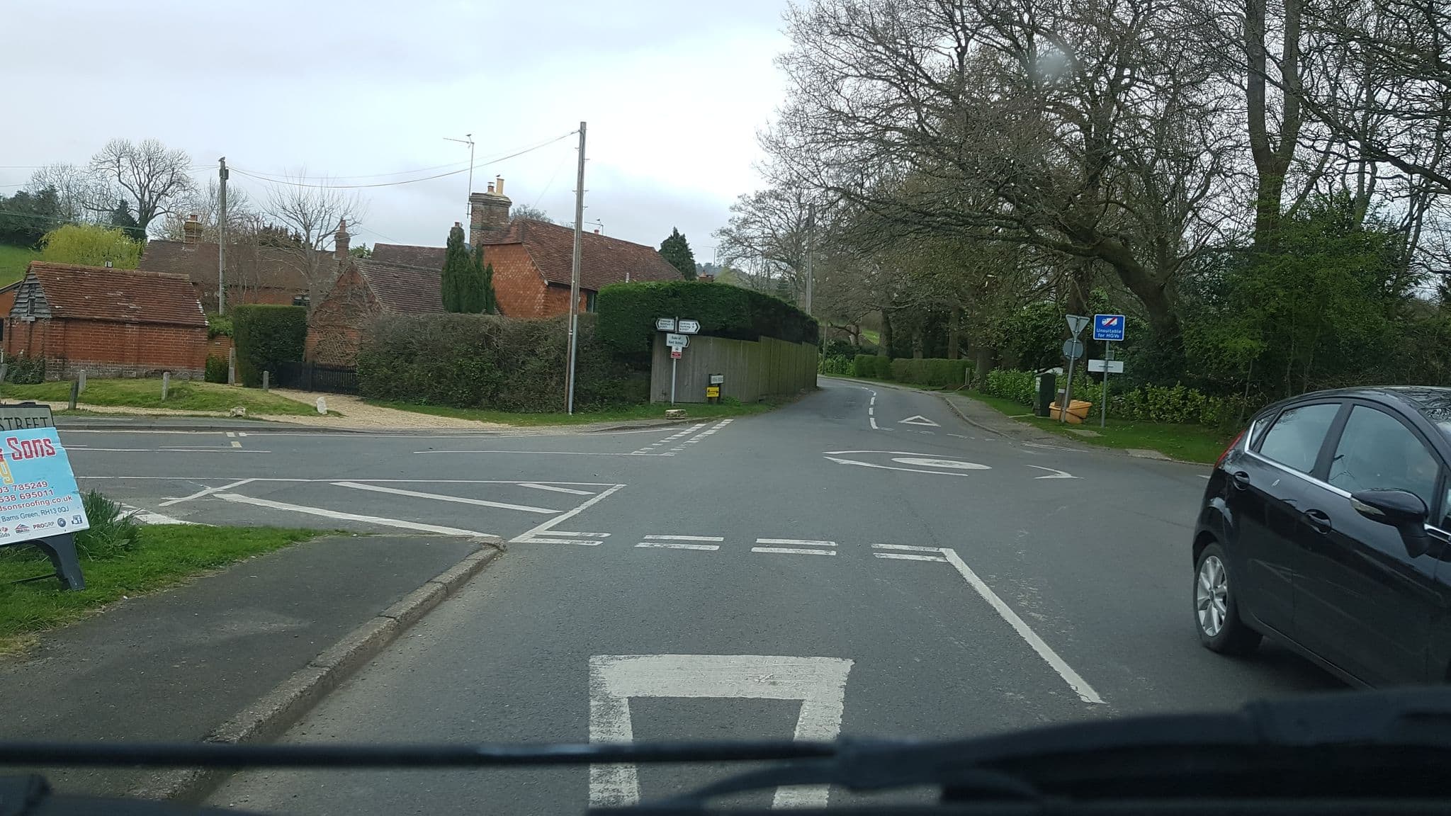 Street view near The Bulls Head Inn, Ewhurst, Ewhurst — © richardc (CC BY-SA · Mapillary)