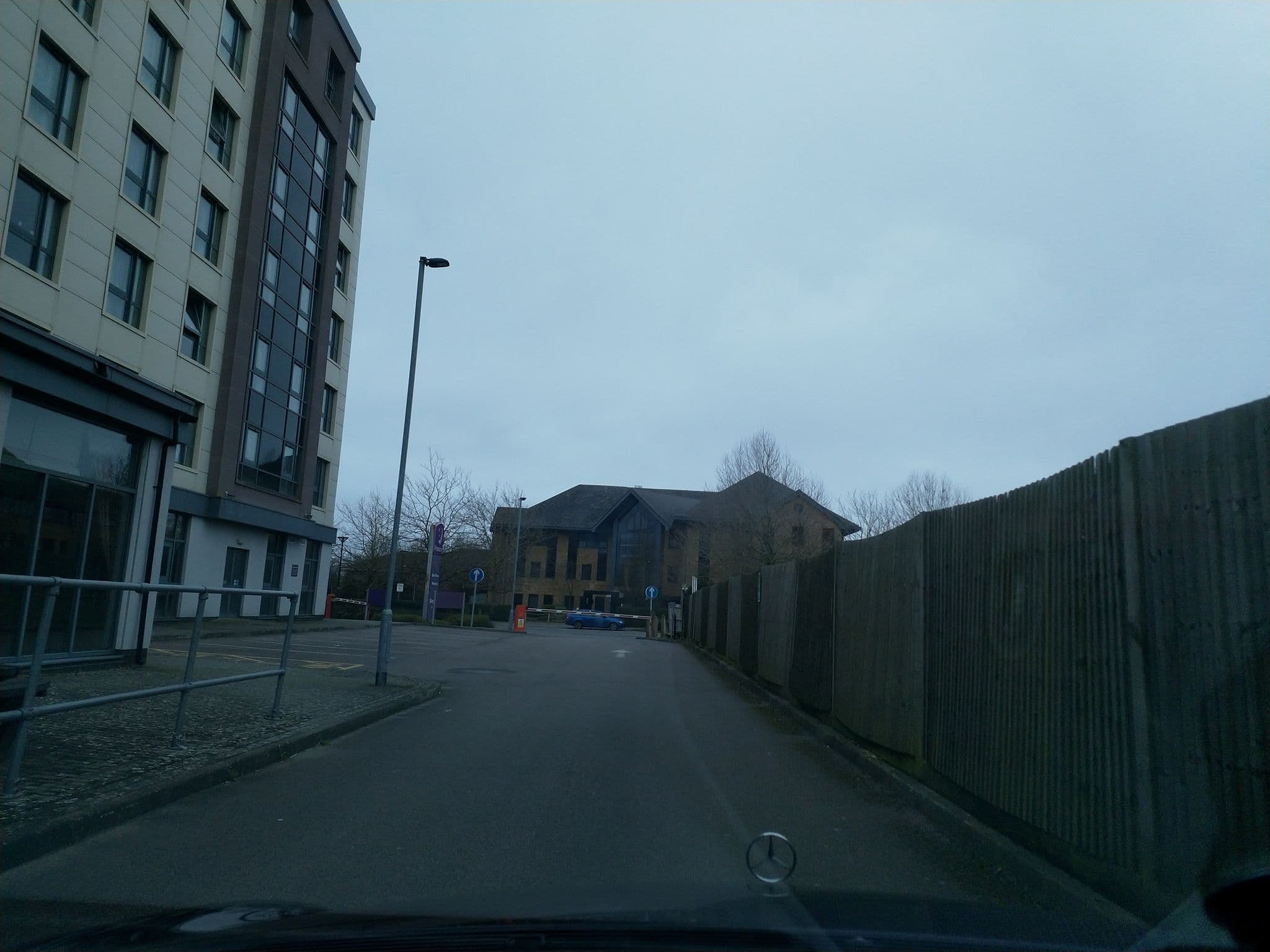 Street view near Premier Inn London Gatwick Airport (Manor Royal) hotel, Langley Green — © laye (CC BY-SA · Mapillary)