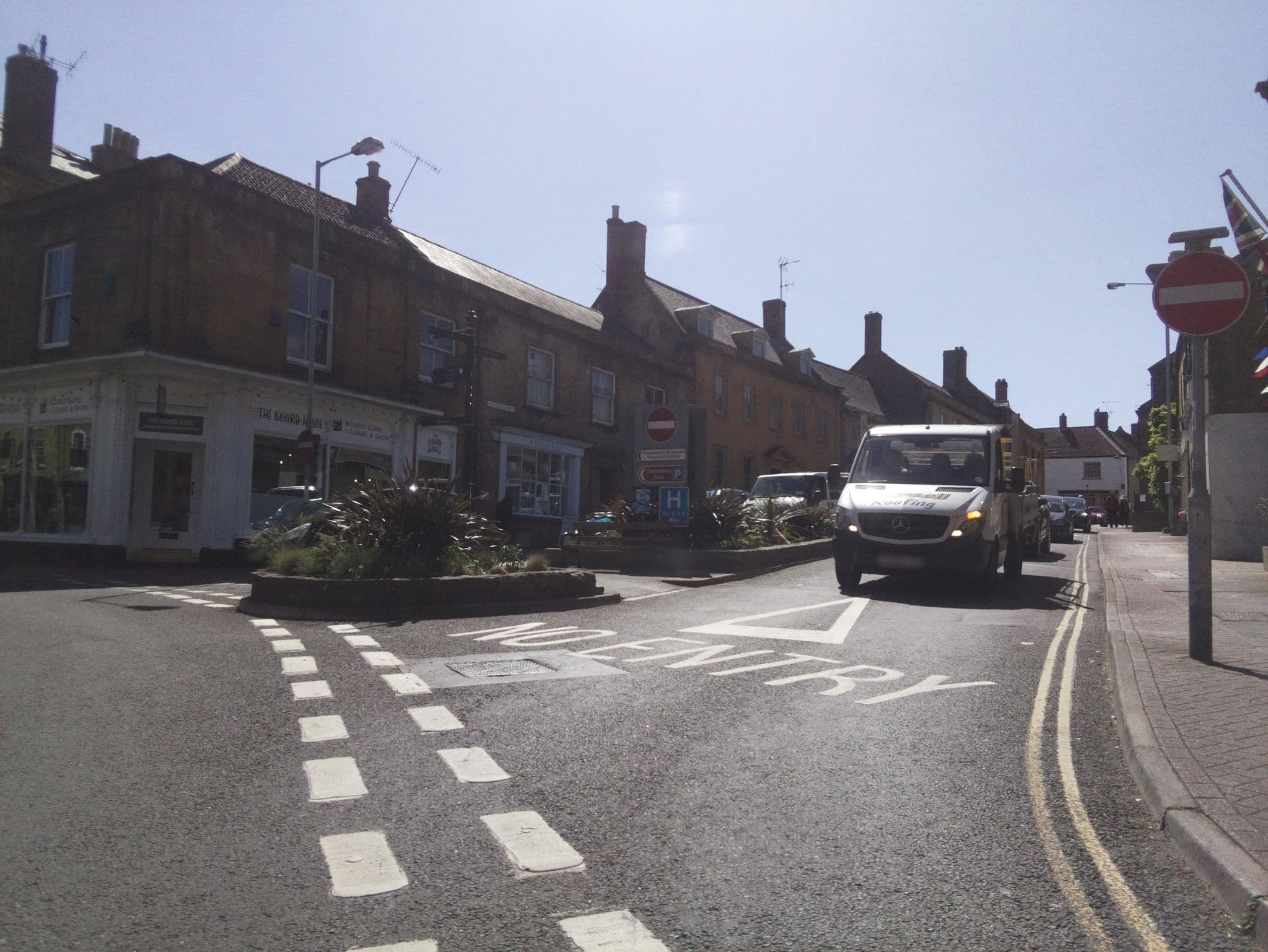Street view near The Crooked Swan, Crewkerne — © southglos (CC BY-SA · Mapillary)