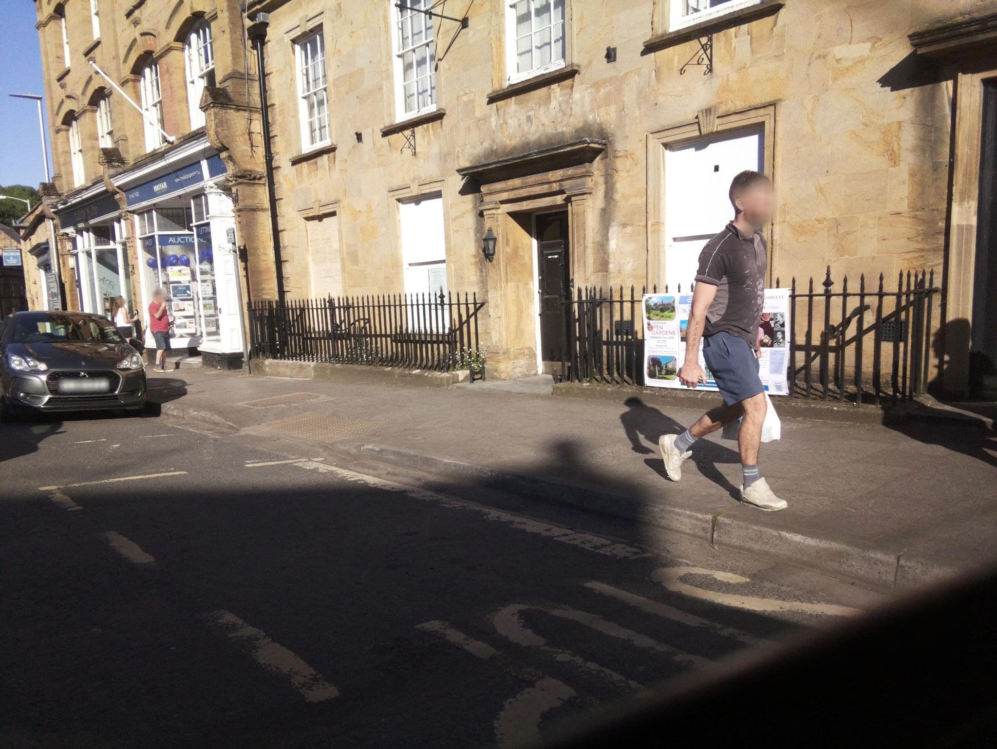 Street view near George Hotel, Crewkerne — © southglos (CC BY-SA · Mapillary)