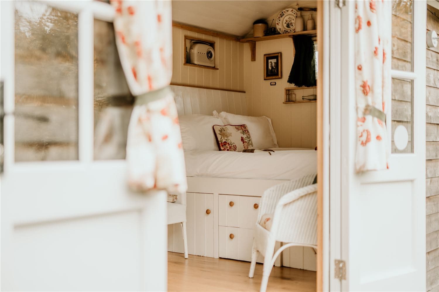 Esme's Escape - Multi-Award Winning Luxury Shepherds Hut - Glamping - Somerset, Crewkerne