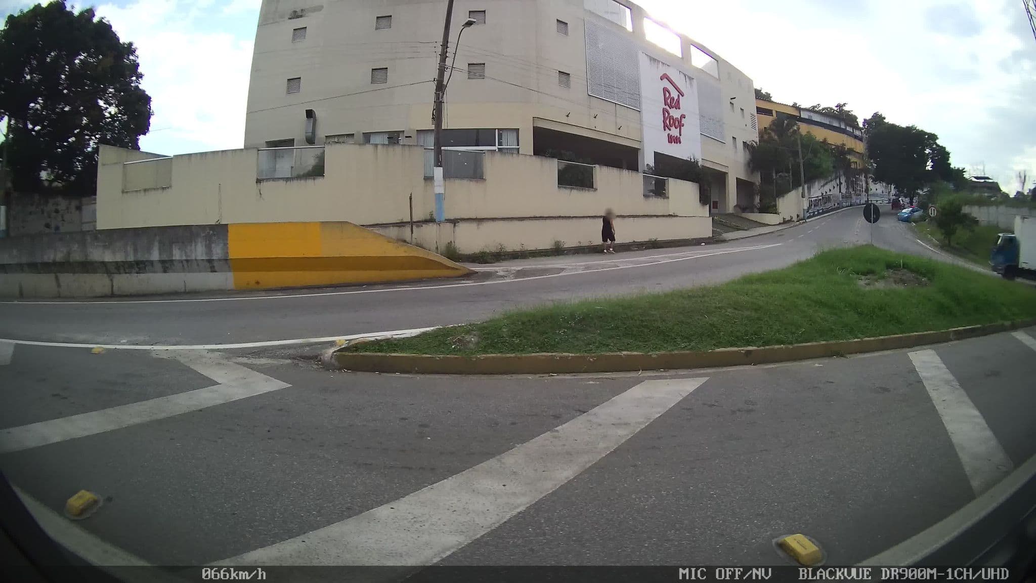 Street view near Nobile Inn Rio de Janeiro Dutra, São João de Meriti — © kaart_2 (CC BY-SA · Mapillary)