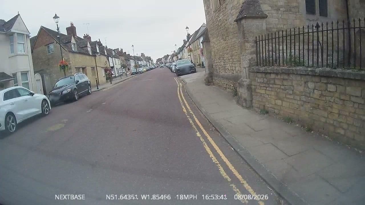 Street view near The Red Lion Cricklade, Cricklade — © OrangeHurst97 (CC BY-SA · Mapillary)