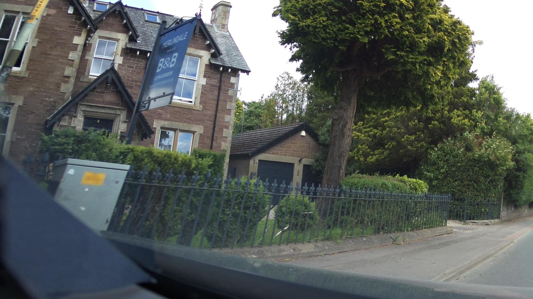 Street view near Merlindale B&B, Crieff — © southglos (CC BY-SA · Mapillary)