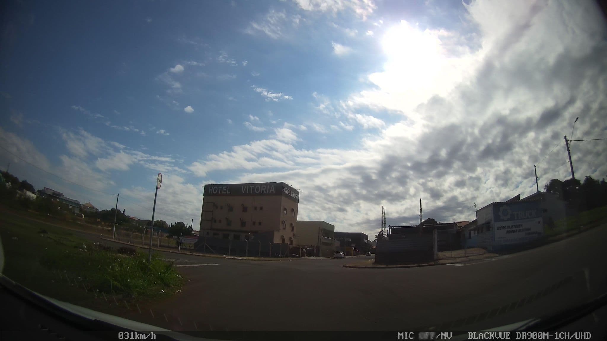 Street view near Hotel Vitória, Americana — © kaart5 (CC BY-SA · Mapillary)