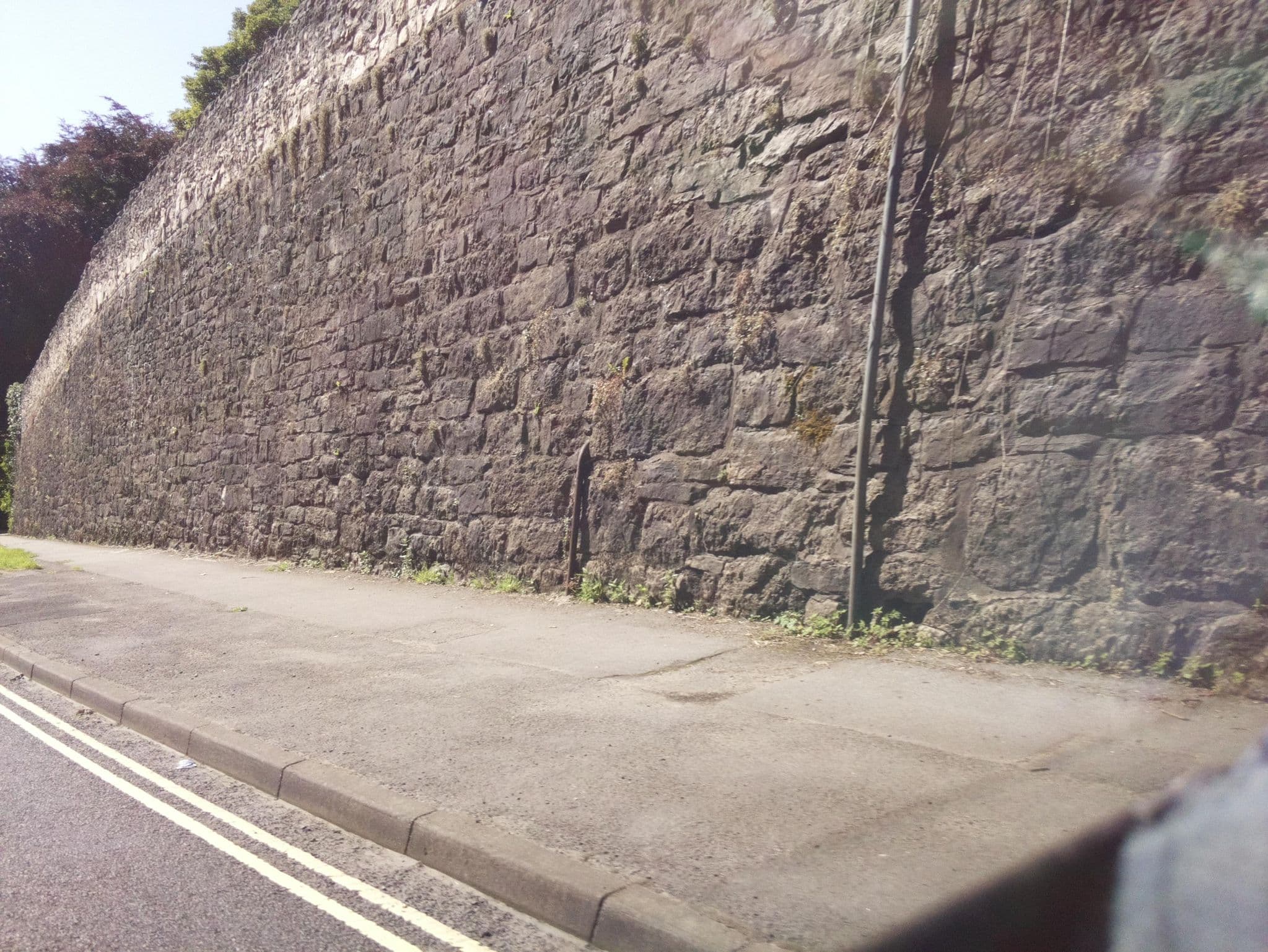 Street view near High Tor Hotel, Matlock — © southglos (CC BY-SA · Mapillary)