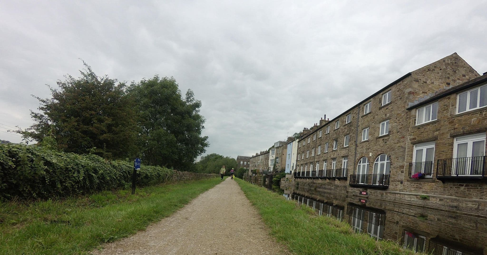 Street view near Bainbridge Wharf, Cross Hills — © tallguy (CC BY-SA · Mapillary)