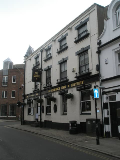 The George Inn (via Wikimedia Commons, CC BY-SA 2.0)