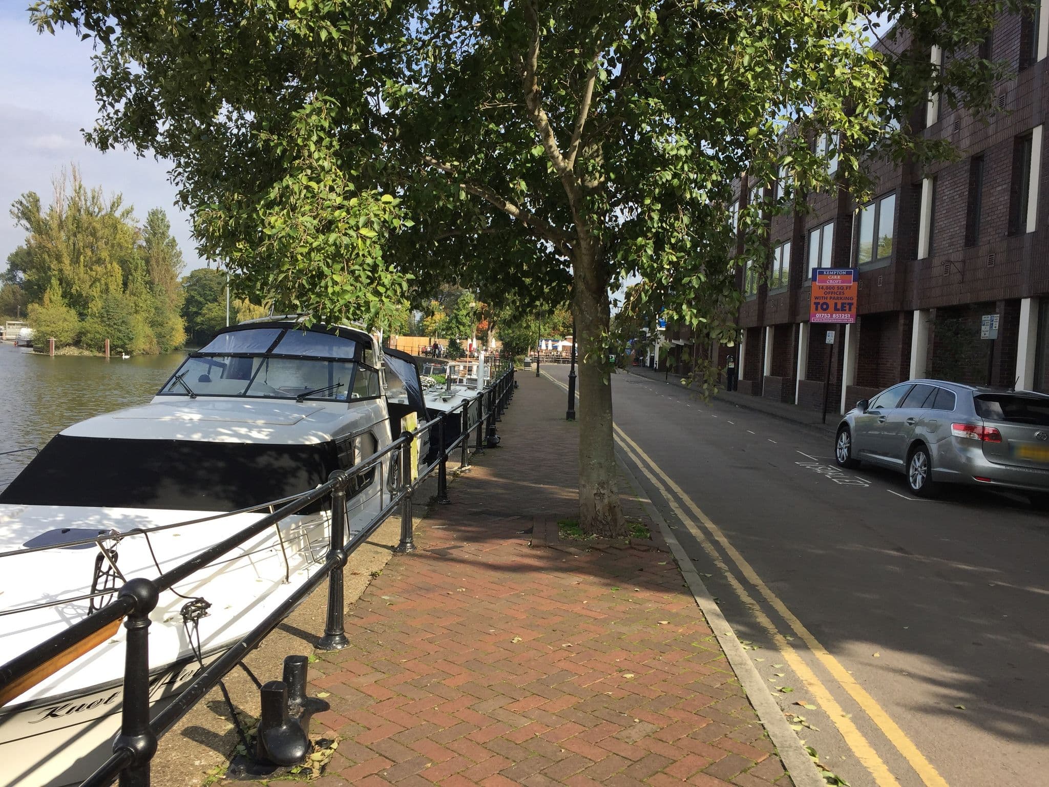 Street view near MagnaCarta Hotel Barge, Eton — © myaccessible_eu (CC BY-SA · Mapillary)