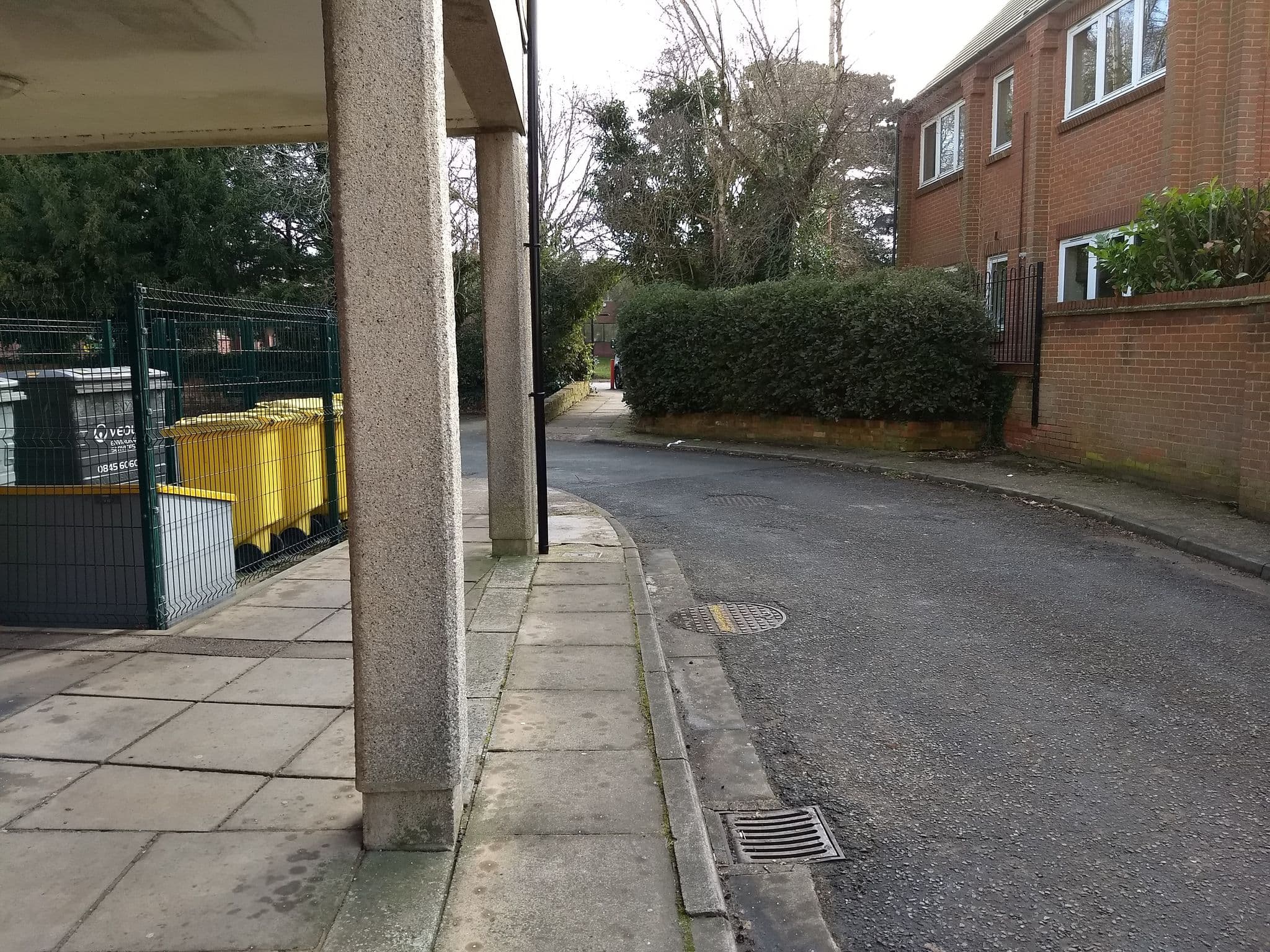 Street view near The Crown Inn, Deanshanger — © photomaps (CC BY-SA · Mapillary)