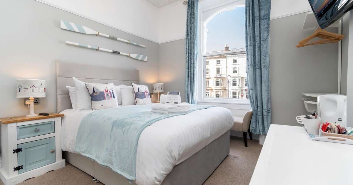 Beachside Guest House (BOOK ON OUR WEBSITE FOR DISCOUNTED RATES), Llandudno