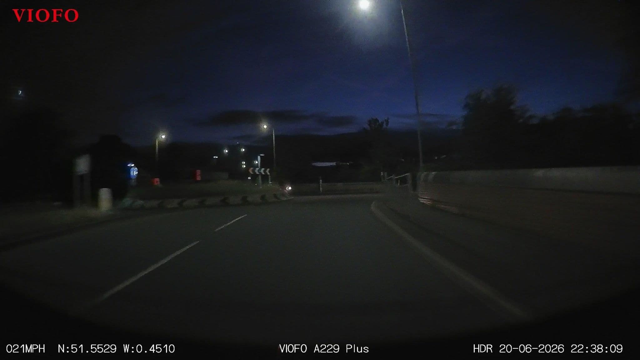 Street view near Hillingdon Lodge, Ickenham — © RyanBush (CC BY-SA · Mapillary)