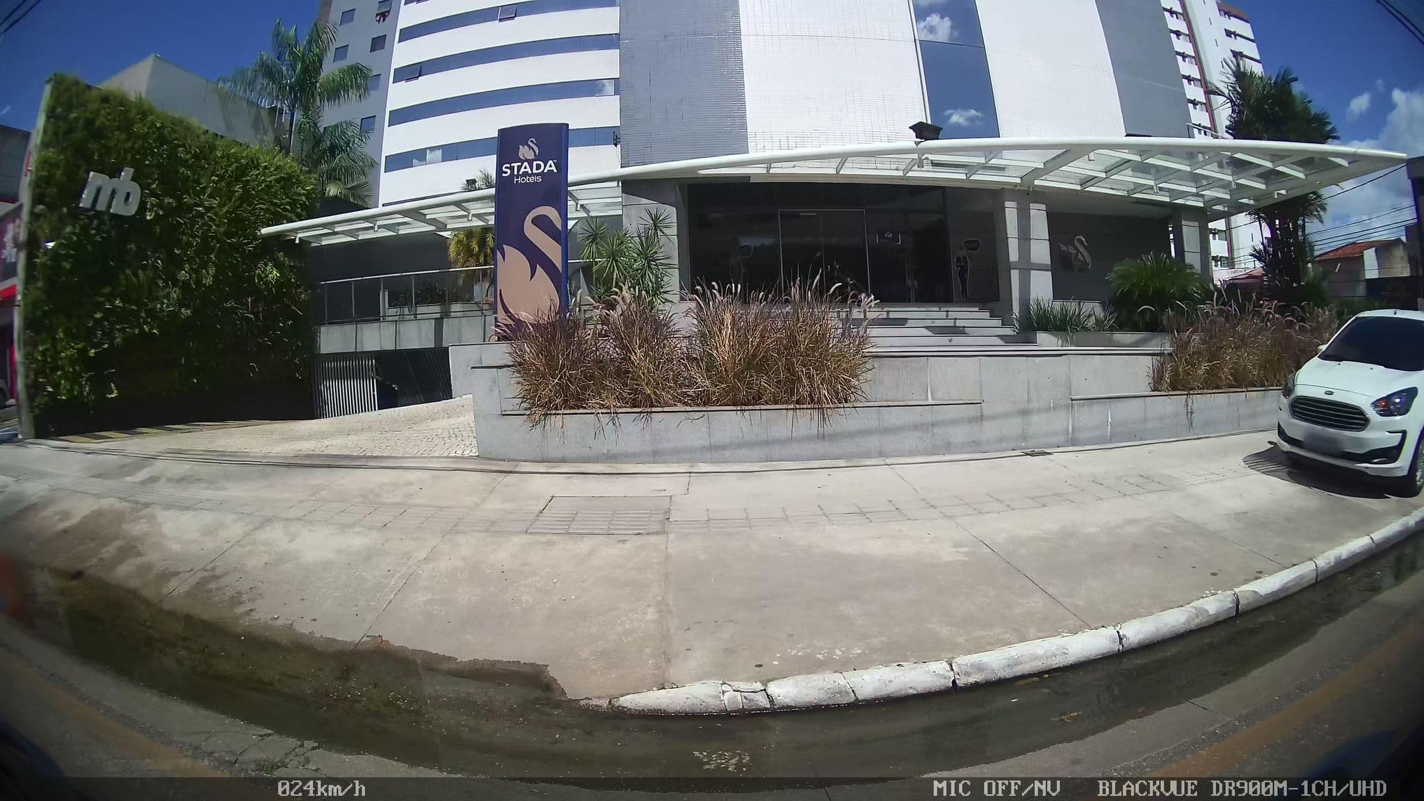 Street view near ibis Styles Belem Hangar, Belém — © kaart_2 (CC BY-SA · Mapillary)