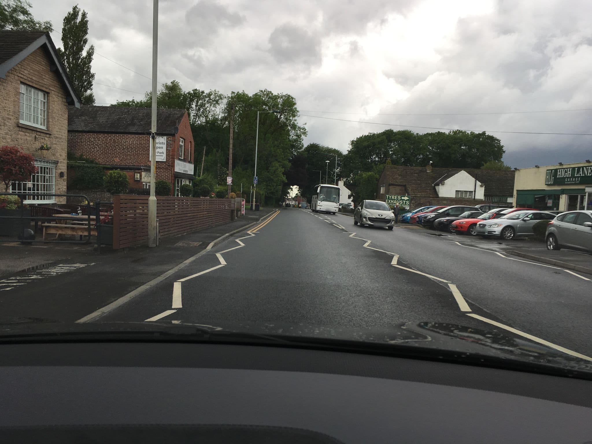 Street view near Red Lion Hotel, Disley — © julianlb (CC BY-SA · Mapillary)