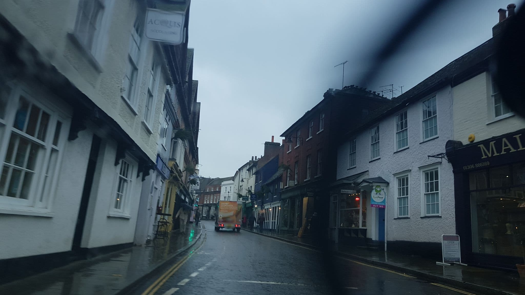 Street view near Atrium Hotels, Dorking — © richardc (CC BY-SA · Mapillary)