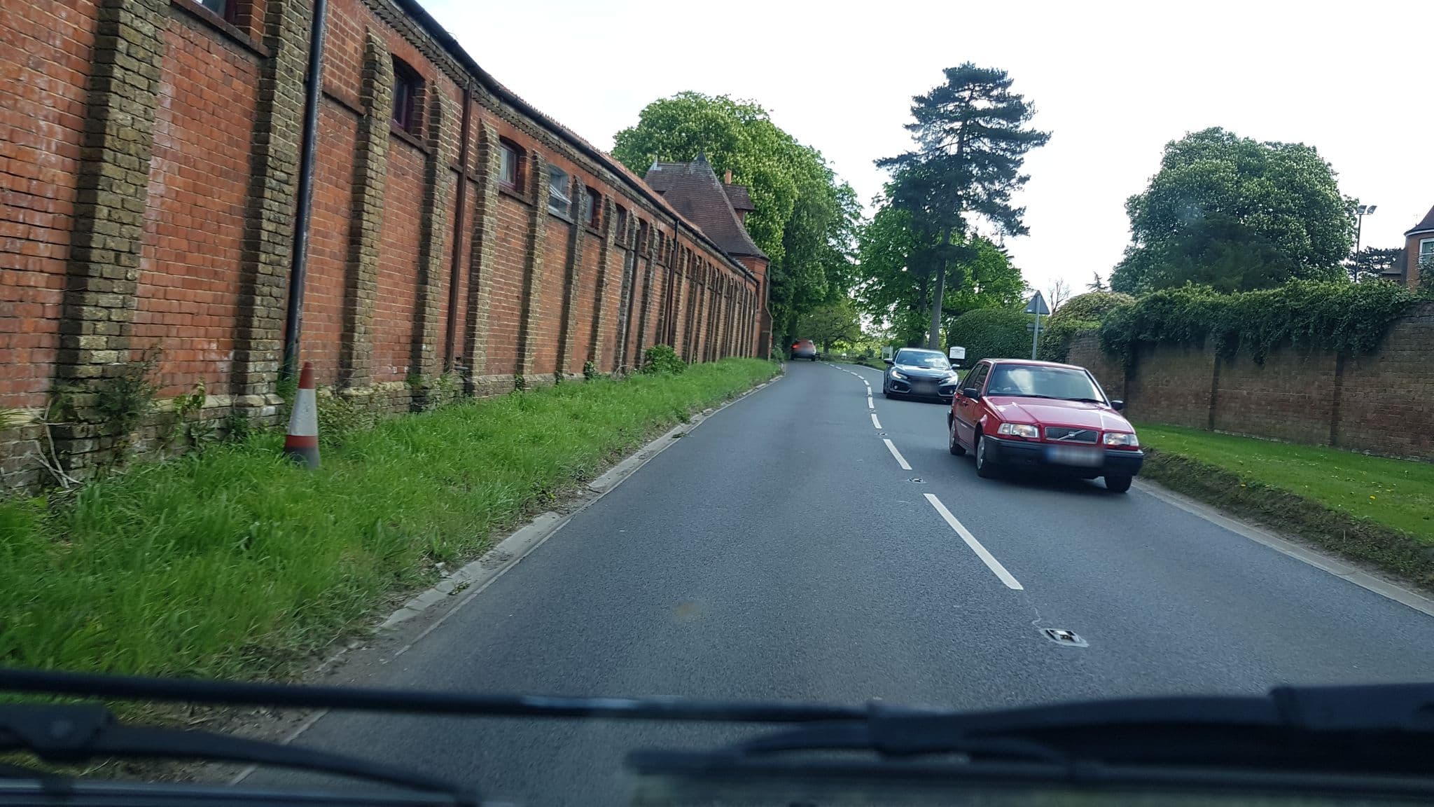 Street view near Woodlands Park Hotel Gym, Oxshott — © richardc (CC BY-SA · Mapillary)