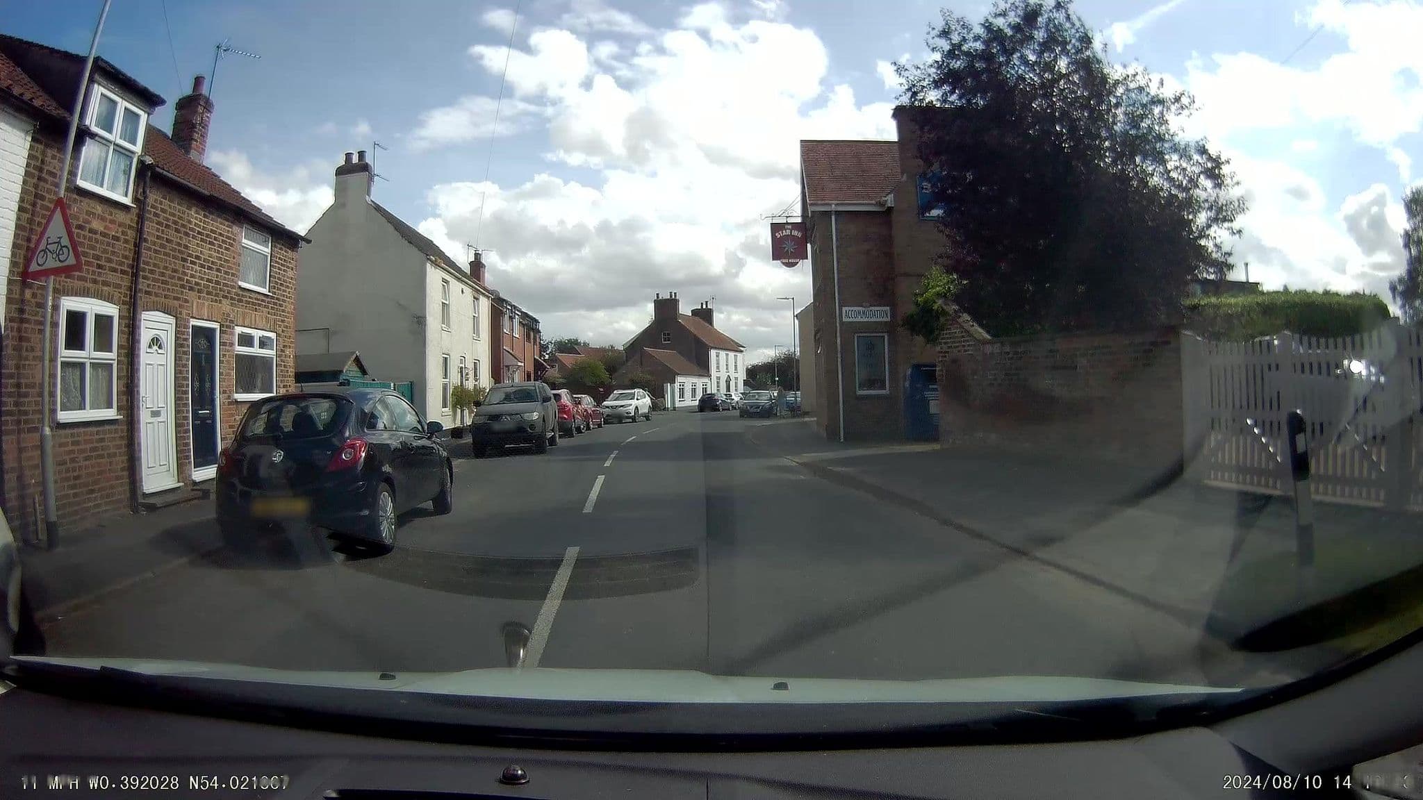 Street view near The Star Inn, Nafferton — © aidan573 (CC BY-SA · Mapillary)