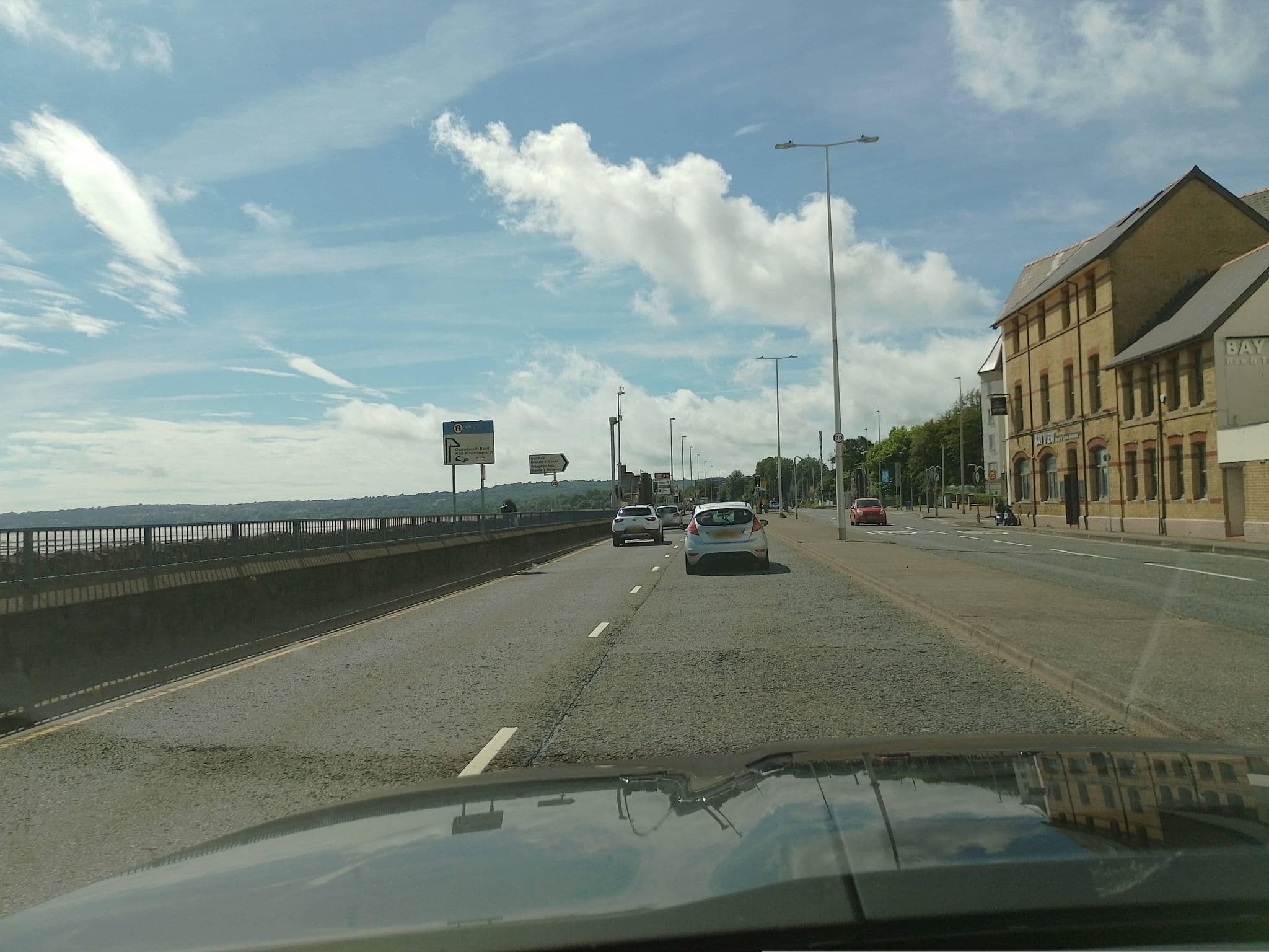 Street view near Oystercatcher Hotel, Swansea — © laye (CC BY-SA · Mapillary)
