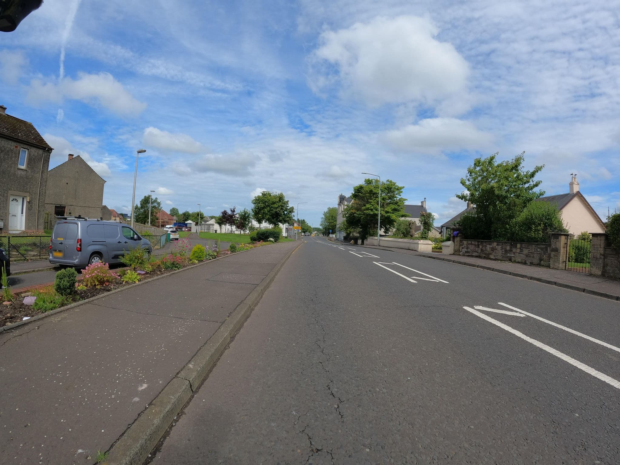 Street view near Lothian Letting Places, Mid Calder — © hobgoblin (CC BY-SA · Mapillary)