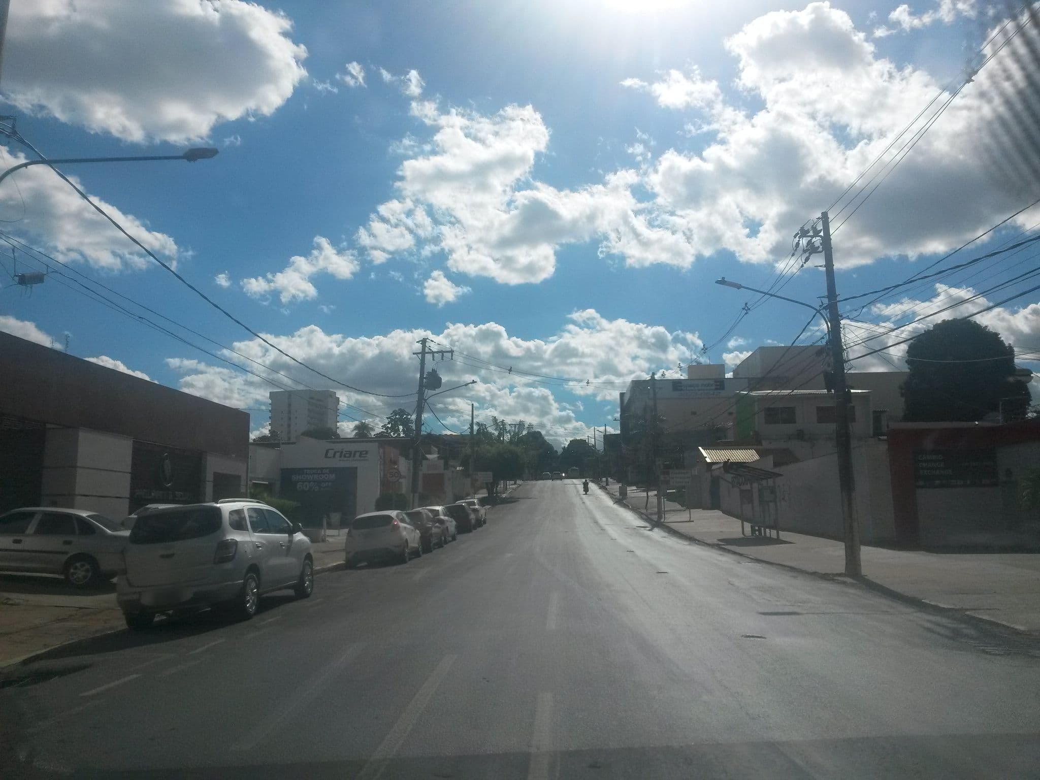 Street view near Hotel Amazon, Cuiabá — © thiagoeriksson (CC BY-SA · Mapillary)