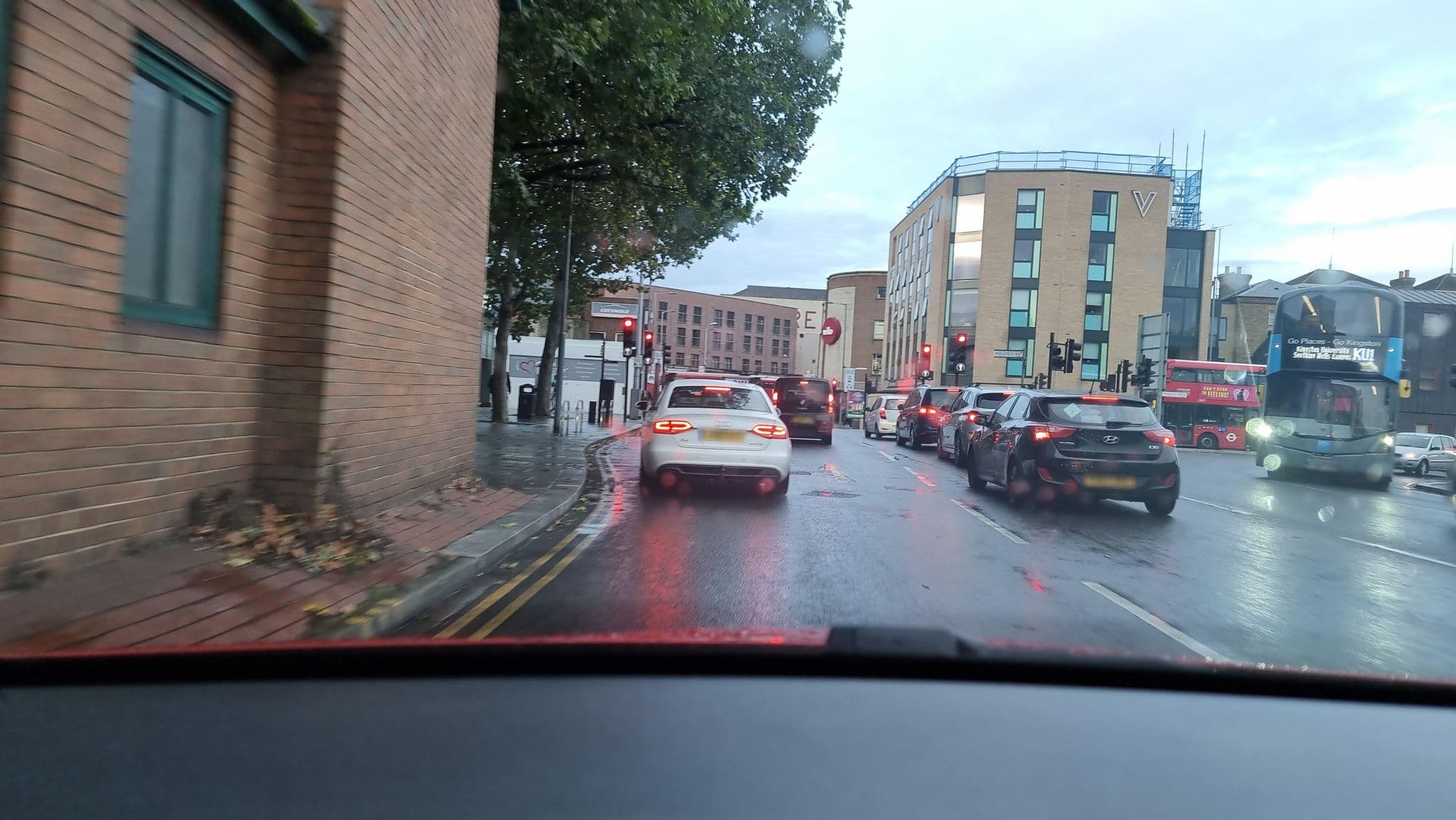 Street view near Travelodge Kingston upon Thames Central, Kingston upon Thames — © alexanderar (CC BY-SA · Mapillary)