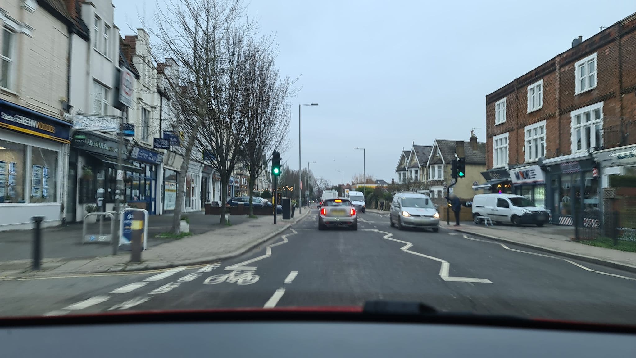 Street view near The Queen's Head, Kingston, Kingston upon Thames — © alexanderar (CC BY-SA · Mapillary)