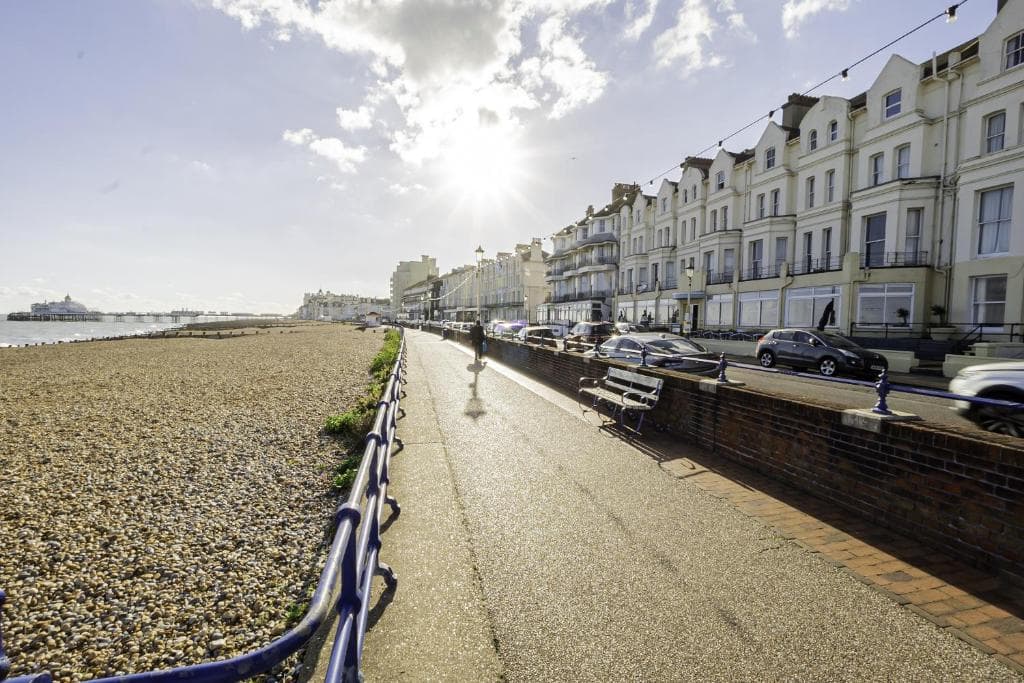 OYO The Palm Court Hotel, Eastbourne