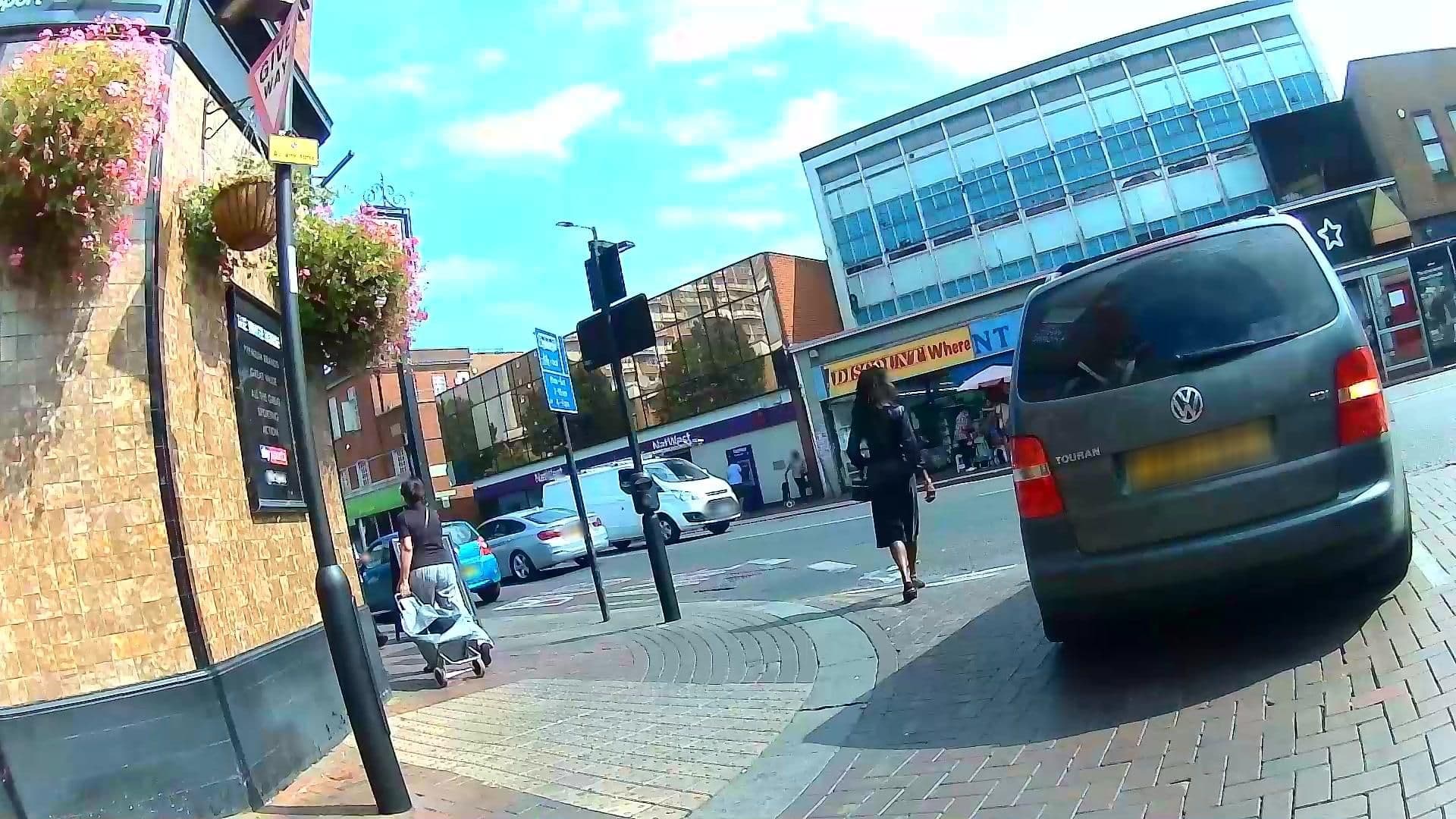 Street view near No.8 at The White Horse, Tottenham — © rskedgell (CC BY-SA · Mapillary)