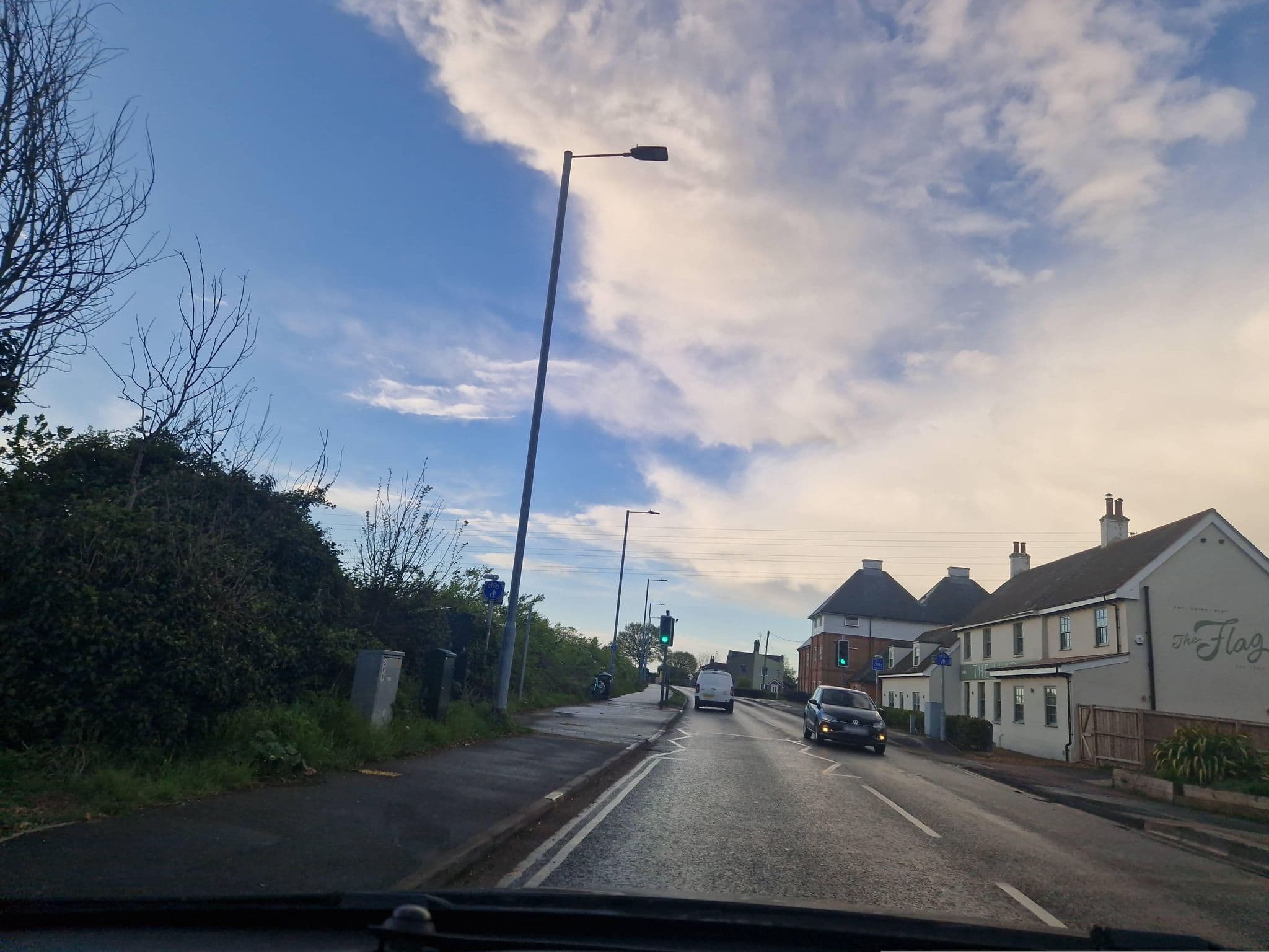 Street view near The Flag Inn, Wivenhoe — © edloach (CC BY-SA · Mapillary)