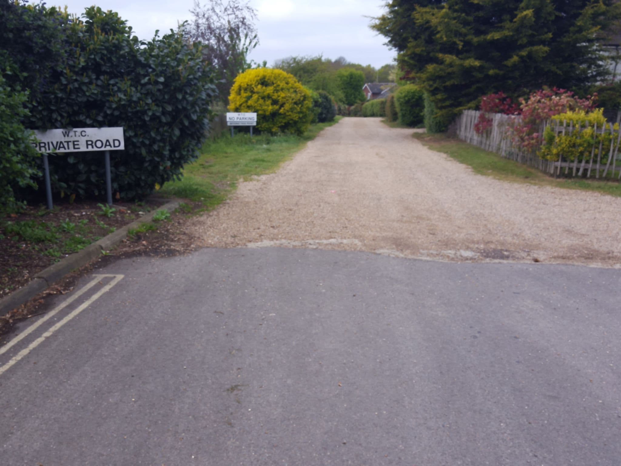 Street view near The River Bed and Breakfast, Wivenhoe — © edloach (CC BY-SA · Mapillary)